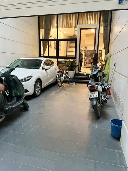 BÁN NHÀ RIÊNG PHỐ HUỲNH THÚC KHÁNG - ĐỐNG ĐA. PHÂN LÔ Ô TÔ TRÁNH. DT 51M. GIÁ 20,5 TỶ