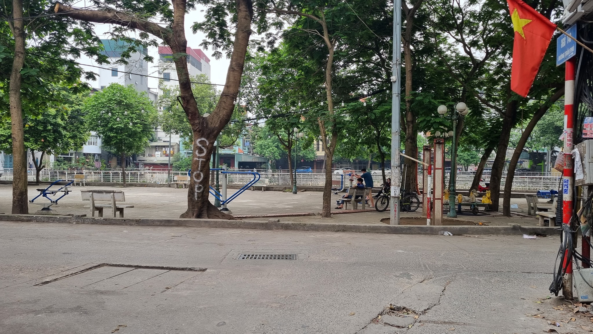 BÁN ĐẤT MỖ LAO -HÀ ĐÔNG 60M - 7,5 TỶ Ô TÔ VÀO NHÀ- KINH DOANH ĐỈNH