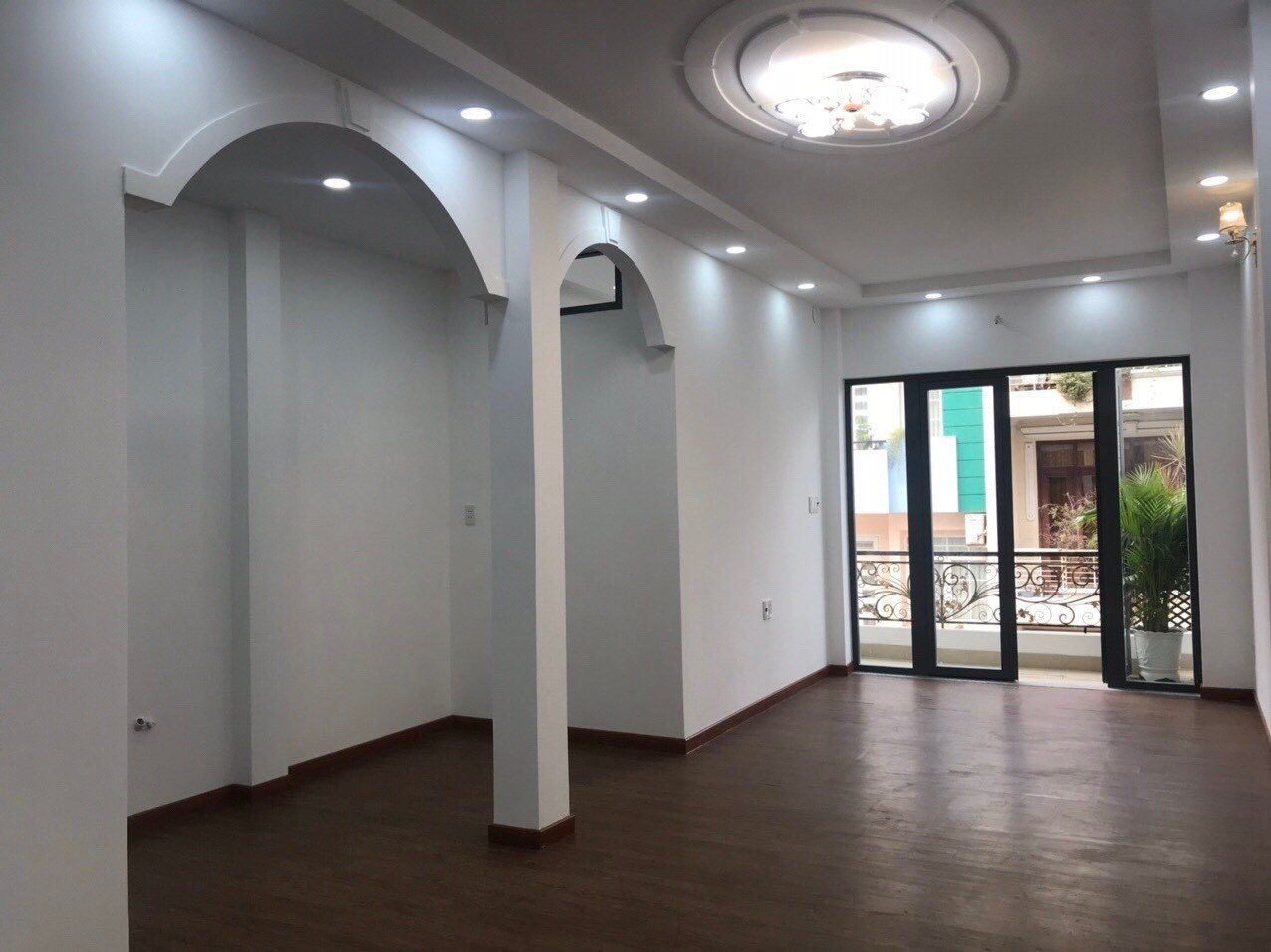 Cho thuê nhà MT đường số 2 CXĐT. S: 5*10m. Kết cấu: 6 tầng. Giá: 50 tr/th