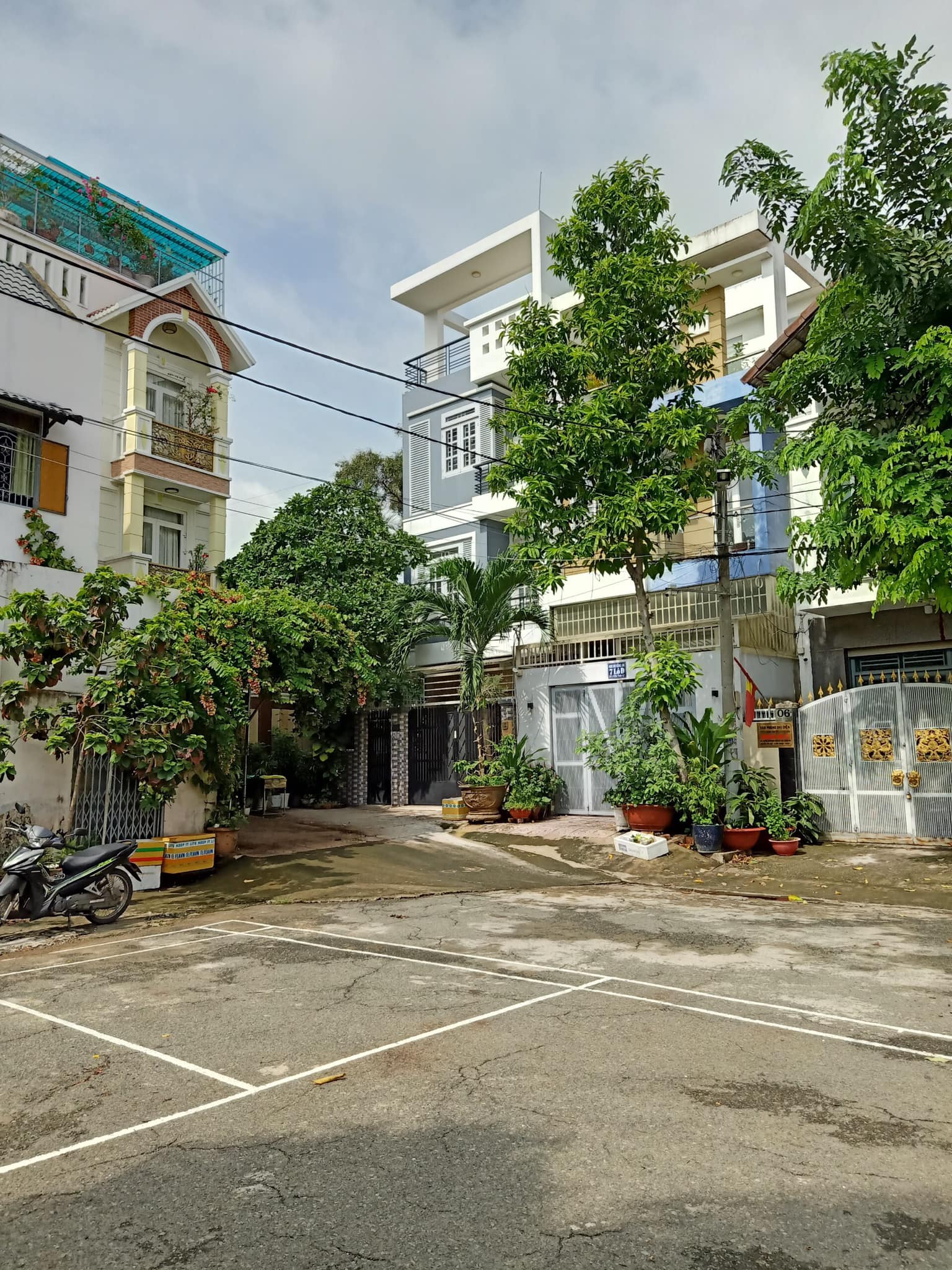 NHÀ 11 TỶ HXH QUAY ĐẦU, 110M2, 4 TẦNG TIỆN NGHI NGUYỄN VĂN QUỲ QUẬN 7
