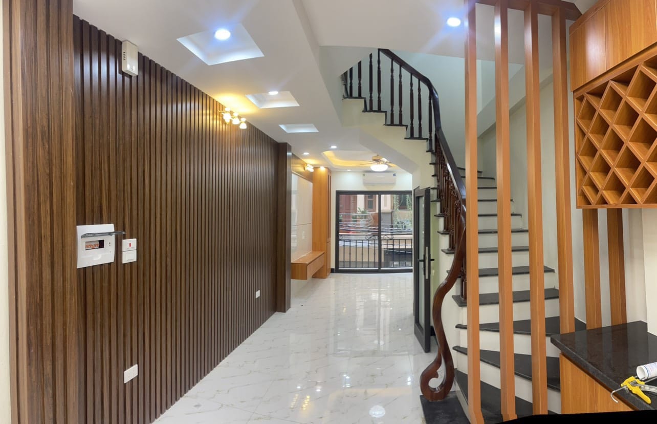 Tọa độ vàng, nhà Vạn Phúc 36m2, 5 tầng, mới kính coong, phân lô, ô tô, hai thoáng, sát phố, tiện ích khu đô thị chỉ 4.9 tỷ.