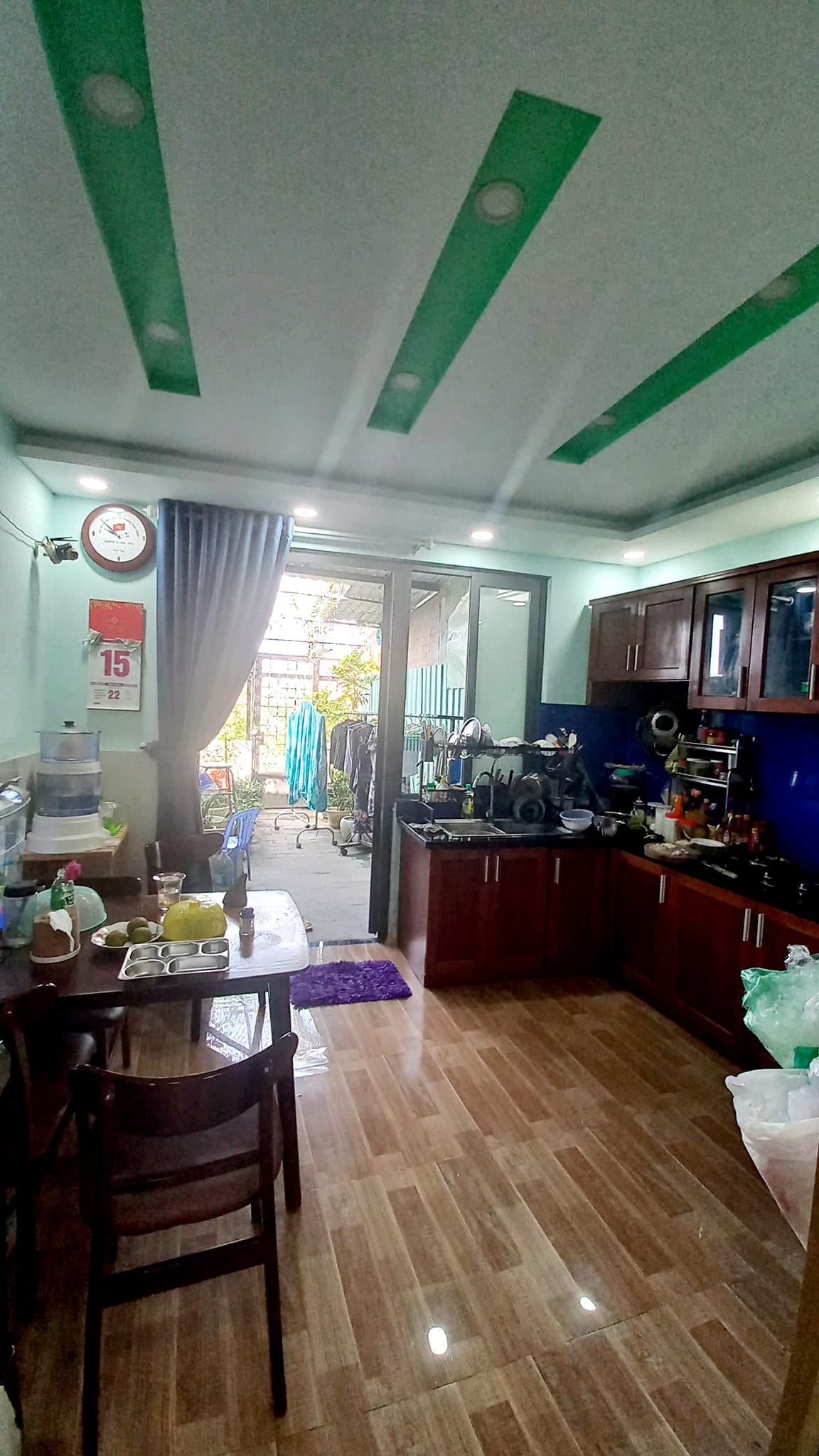 Cần Bán Gấp Nhà. DT 78M. DTSD. 112M. 1 Trệt 1 lầu. Giá Cực Hấp Dẫn. Chỉ 4 Tỷ Nhỉnh Nhẹ. Thương Lượng Là Chốt Ngay .Bế