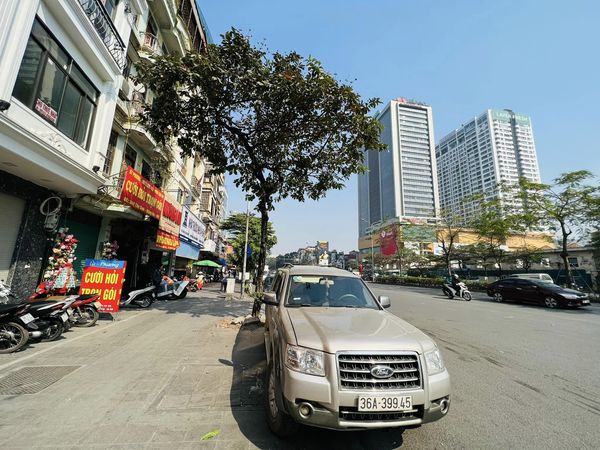 Bán Nhà Phố Huế 52m 5 tầng kinh doanh cực kỳ sầm uất giá chỉ 18.5 tỷ