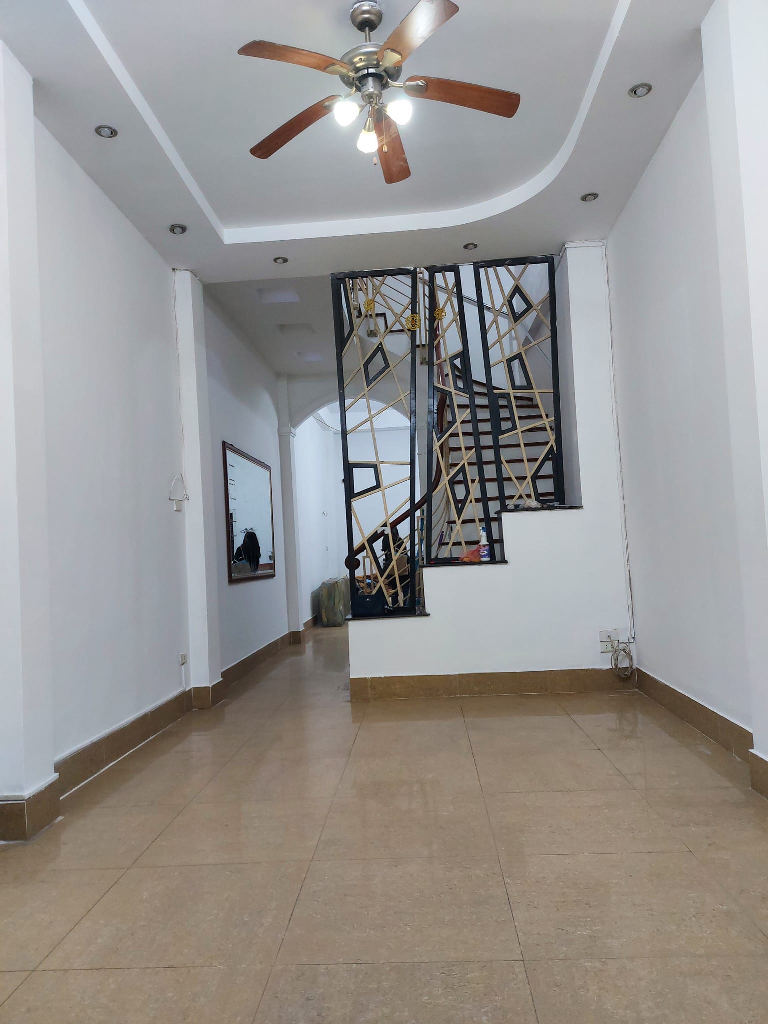 Bán nhà Yên Lãng, Đống Đa, 55m2 x 5 tầng, phân lô, 6 ngủ, kinh doanh tốt