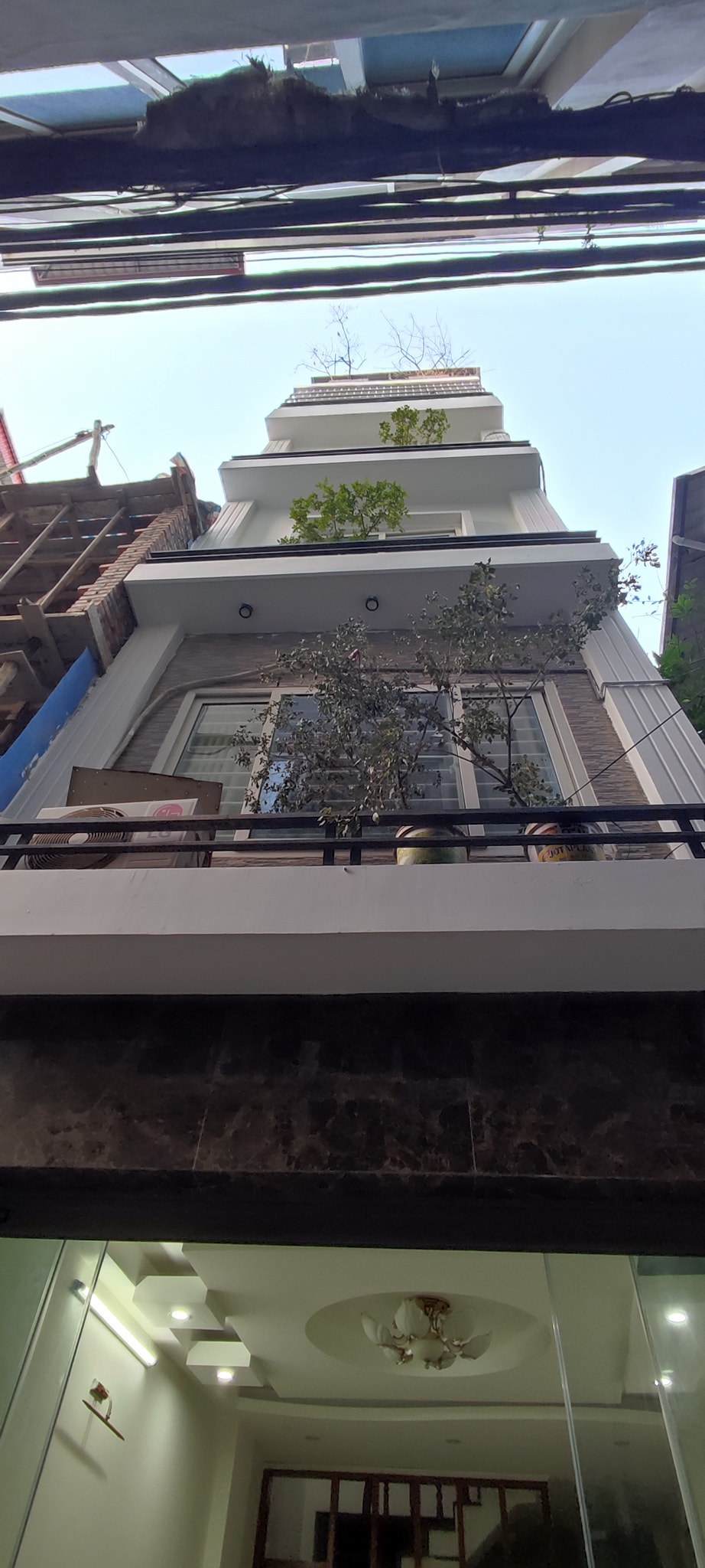 NHÀ CẦU GIẤY 43m2, 5 tầng cạnh Công Viên, Nhà Dân tự Xây, Ô tô cạnh nhà, TẶNG NỘI THẤT VIP ở ngay