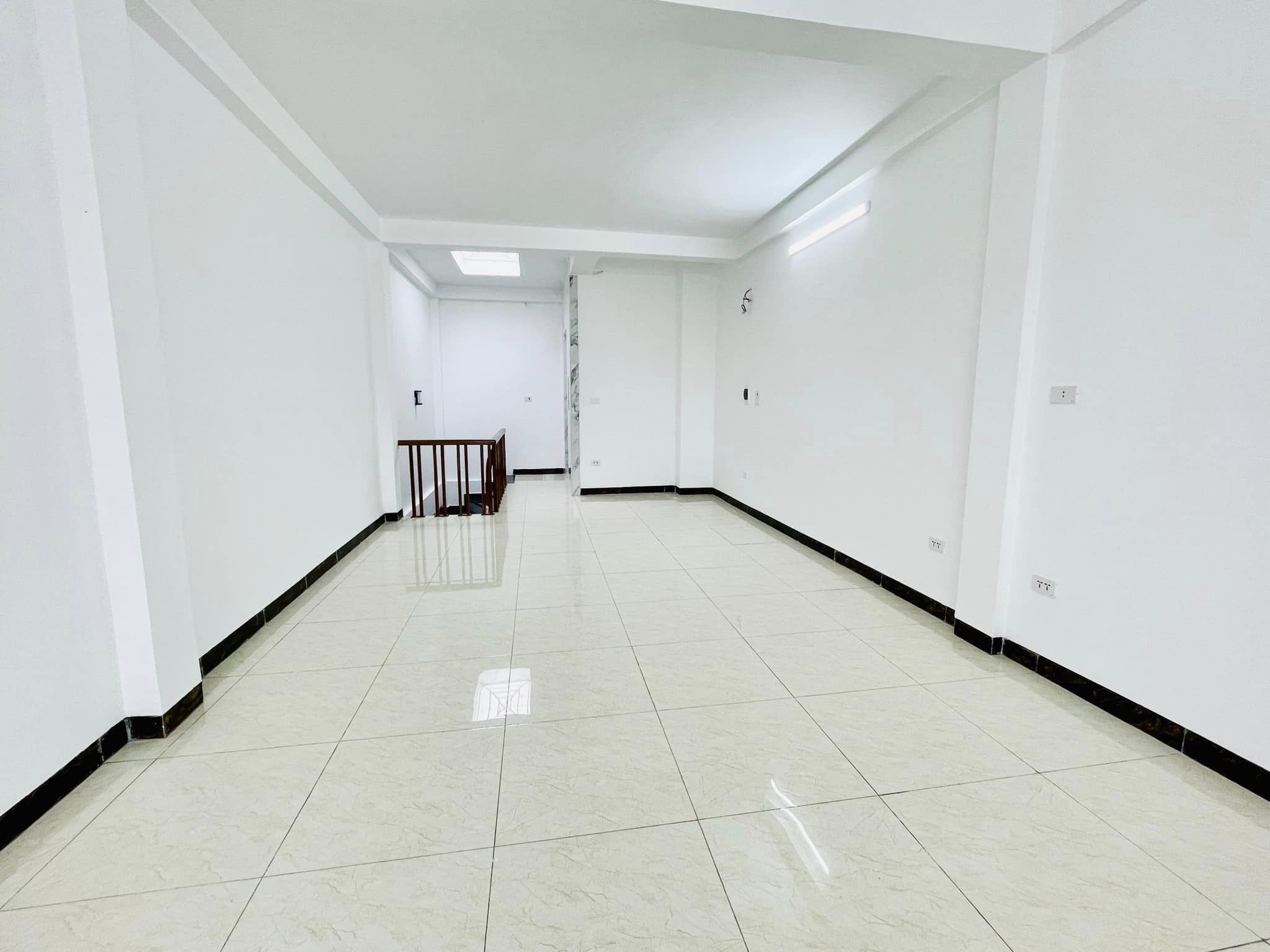 BÁN NHÀ PHÂN LÔ TAM TRINH ĐỀN LỪ 72M2 6 TẦNG THANG MÁY XÂY MỚI – GARA Ô TÔ– GIÁ 11.5 TỶ