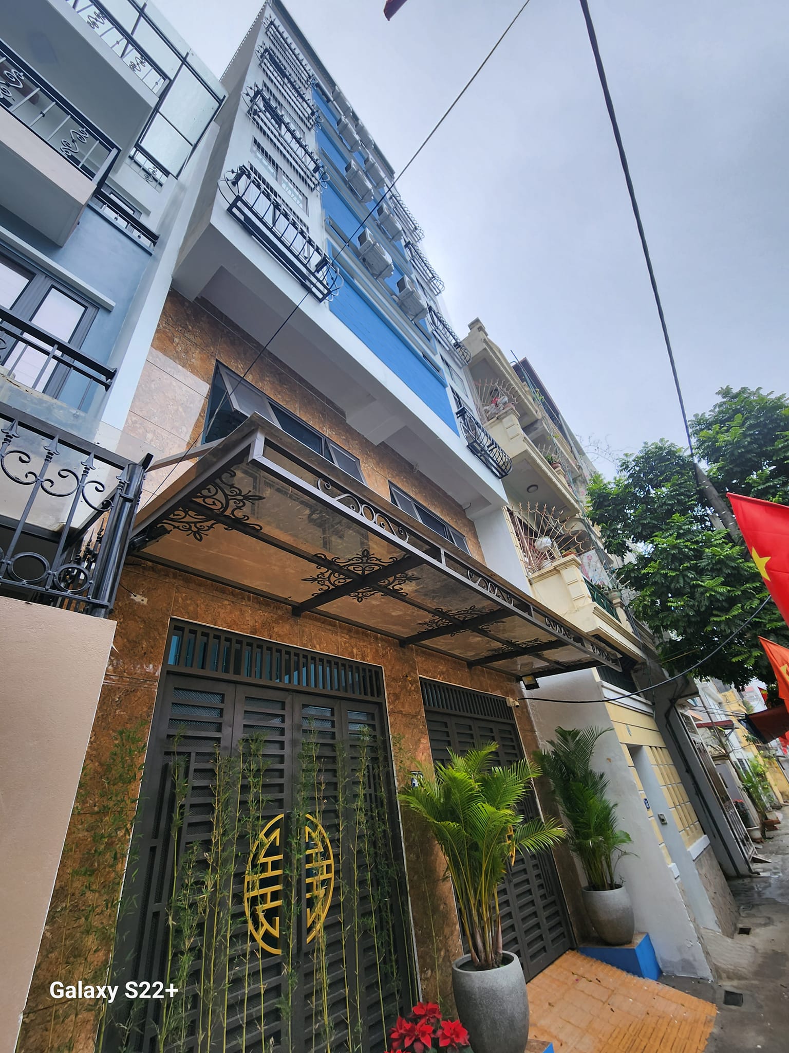 Chính chủ cần Bán Nhà Phố Đồng Cổ. Gara Oto Kinh Doanh vào 8 Tầng 200m2, Oto Vào - Dòng tiền 300tr/thg