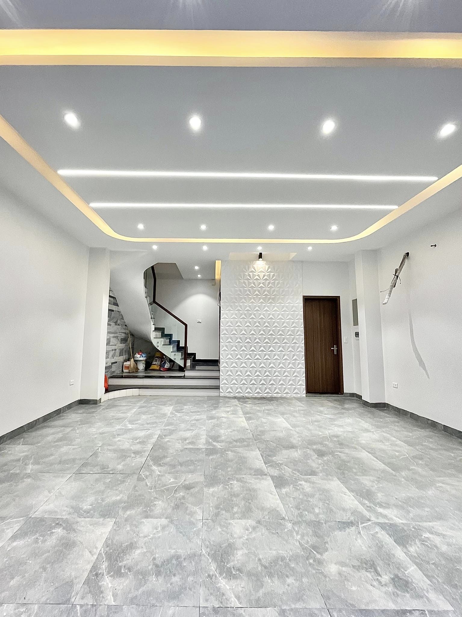 Nhà đẹp ngõ 3 Thái Hà, 7 tầng thang máy, otô, 50m 13 tỷ.