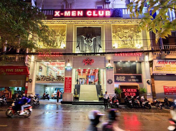 Sổ Đỏ gửi NH Cần BÁN GẤP Tòa 11 Tầng (Club X-men 402 La Thành) 450M2-MT 15M -180 Tỷ