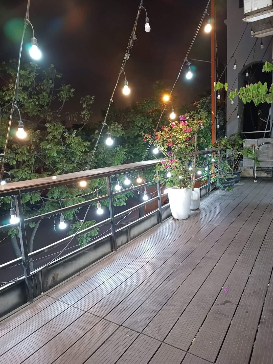 Bán nhà mặt phố Trần Vỹ kinh doanh vỉa hè đá bóng 78m2 MT 8.6m nhỉnh 22 tỷ