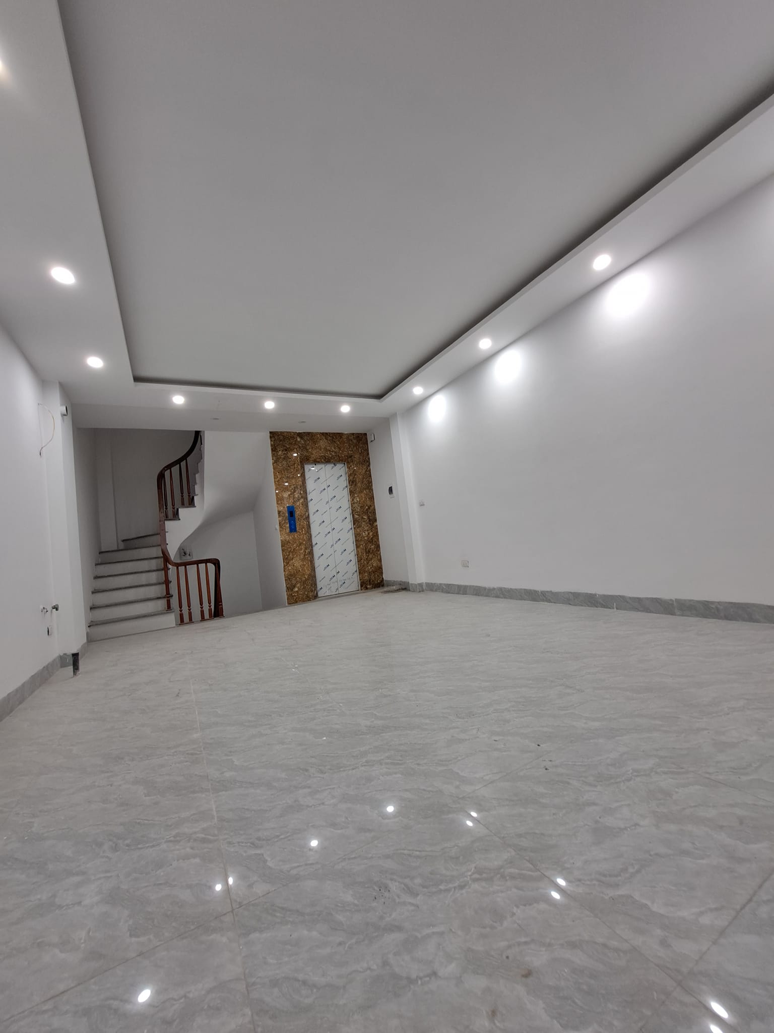 Bán Nhà Phố Giang Văn Minh_Ba Đình_42m2 x 6t, Mt 4m_Thang Máy_Bãi Ô tô_ Chào 6.5 tỷ