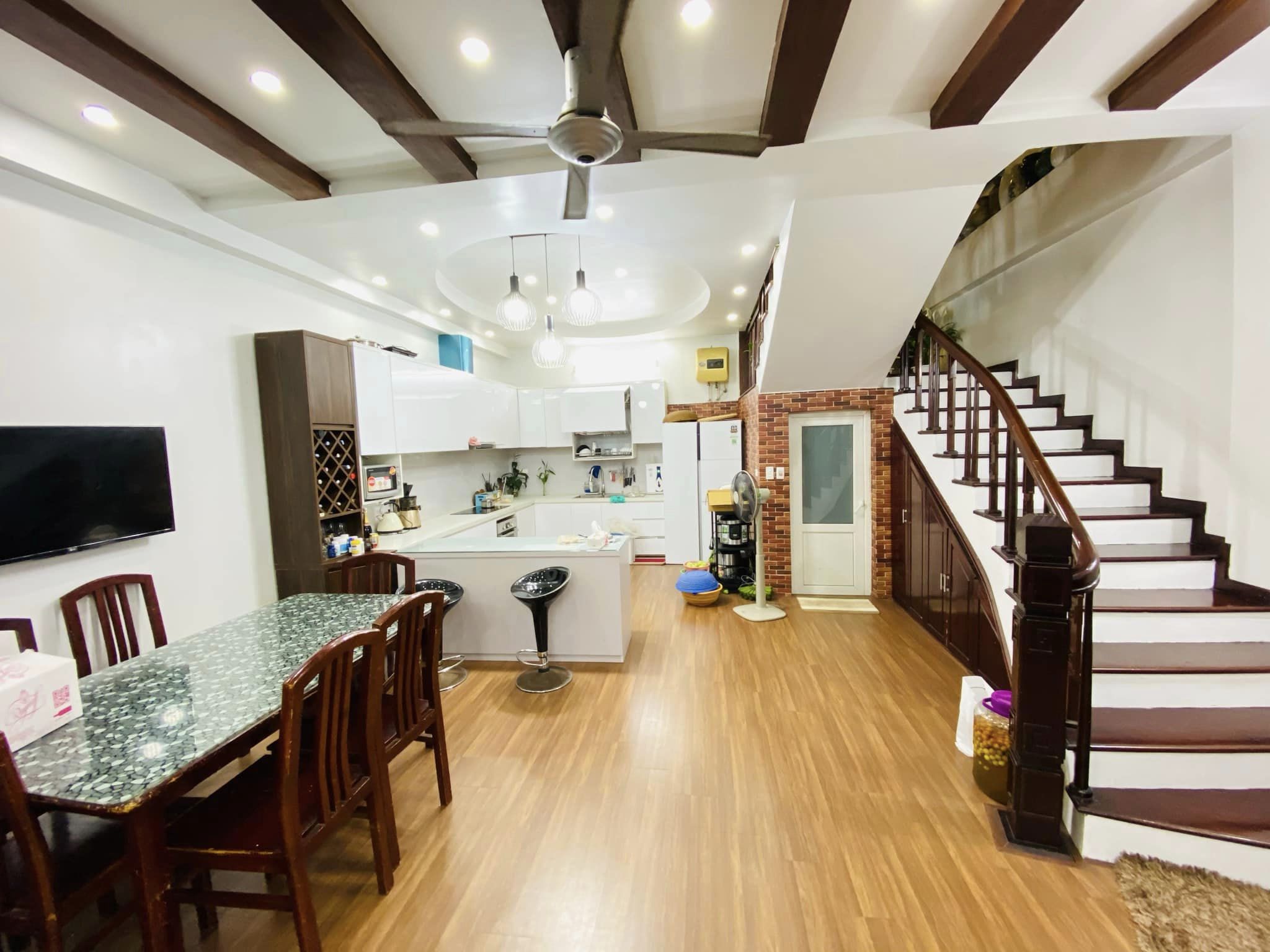 Bán Nhà Siêu Phẩm Ngõ 189 Nguyễn Ngọc Vũ - Cầu Giấy. Giá chỉ nhỉnh 8tỷ