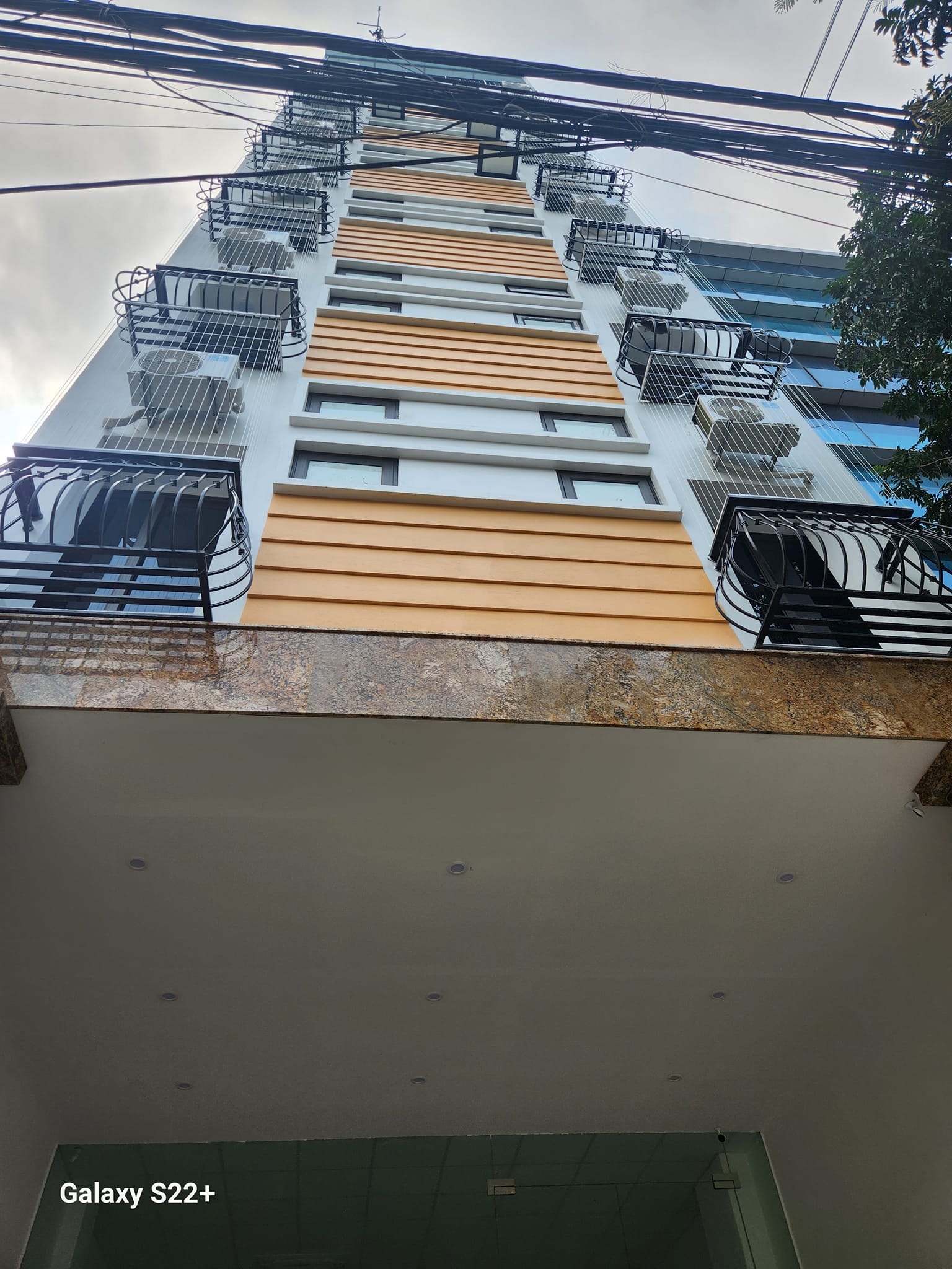 Bán toà Chung cư mini phố Dịch Vọng Hậu, Cầu Giấy, 65m2, 9 tầng thang máy, mặt tiền 5,2m, 19 phòng, DT 70tr/tháng, ngõ thông ôtô tránh. Giá 14.7 tỷ