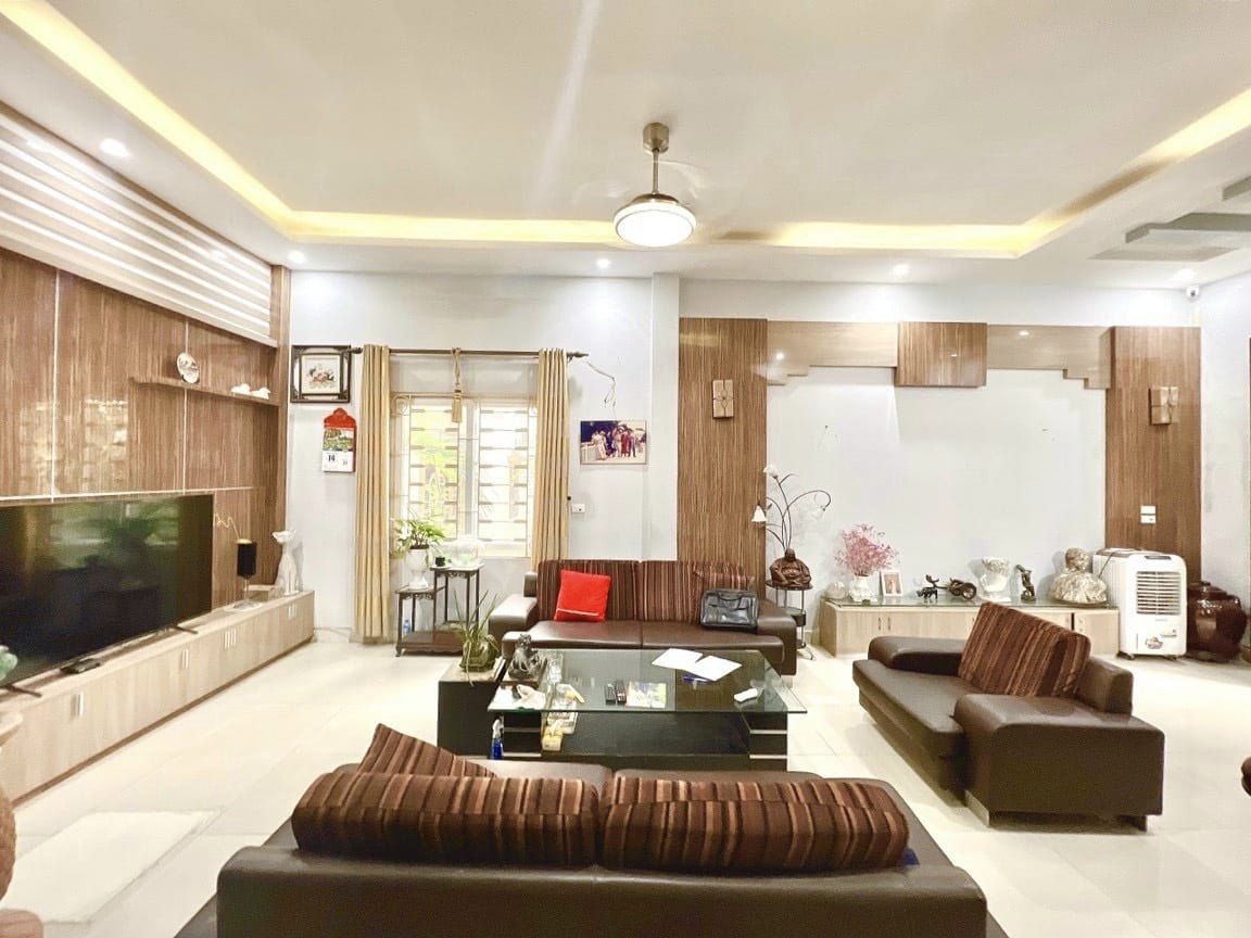 BÁN NHÀ ĐẸP TRẦN THÁI TÔNG CẦU GIẤY 55M2, 5 TẦNG TẶNG NỘI THẤT VIP CẠNH PHỐ CHỈ 7 TỶ