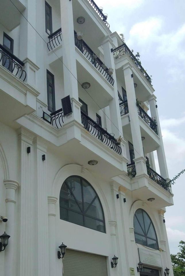 BÁN ĐẤT MT HOÀNG QUỐC VIỆT KHU PHÚ MỸ HƯNG QUẬN 7