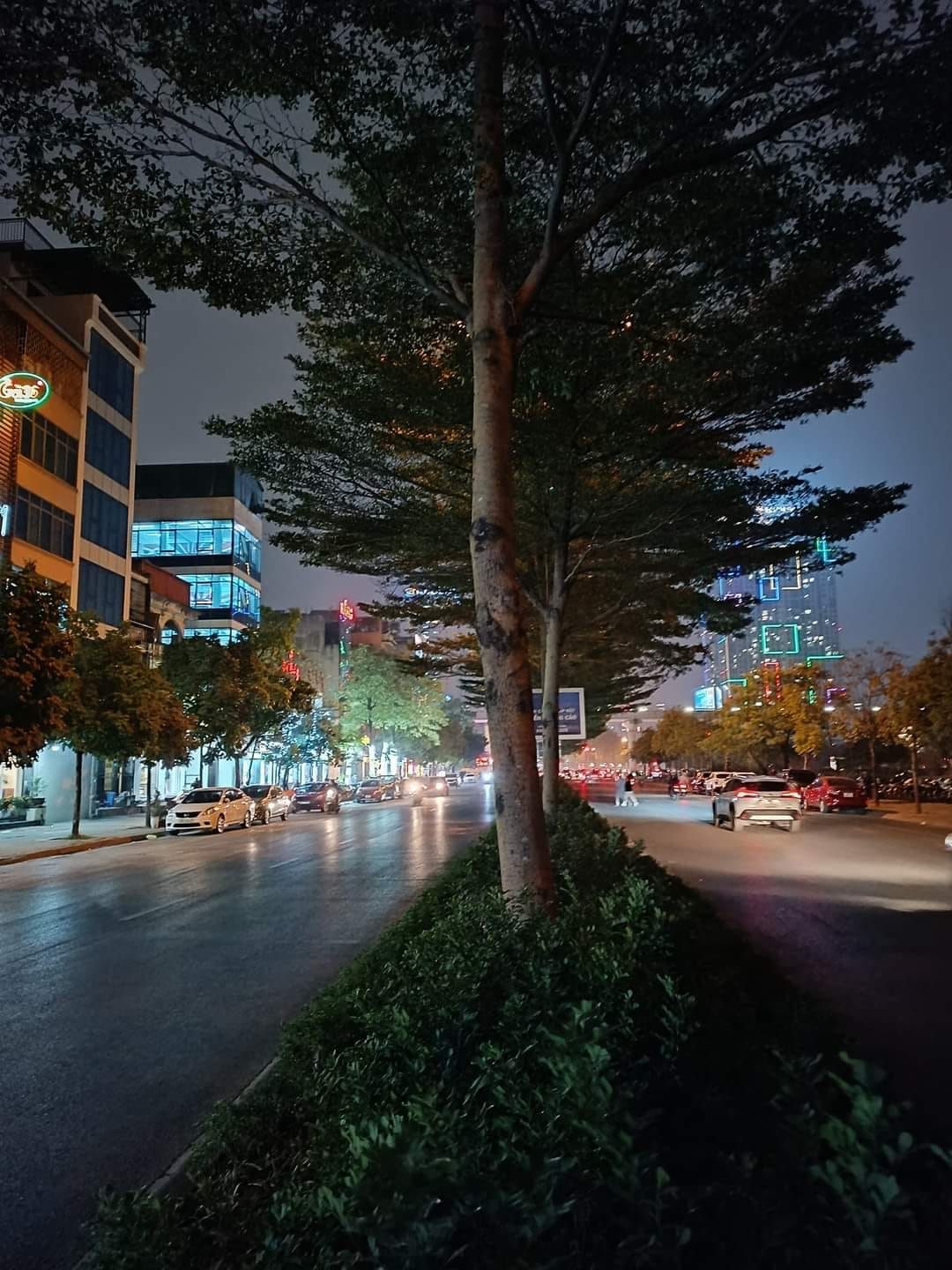 Bán nhà mặt phố Trần Vỹ kinh doanh vỉa hè đá bóng 78m2 MT 8.6m nhỉnh 22 tỷ