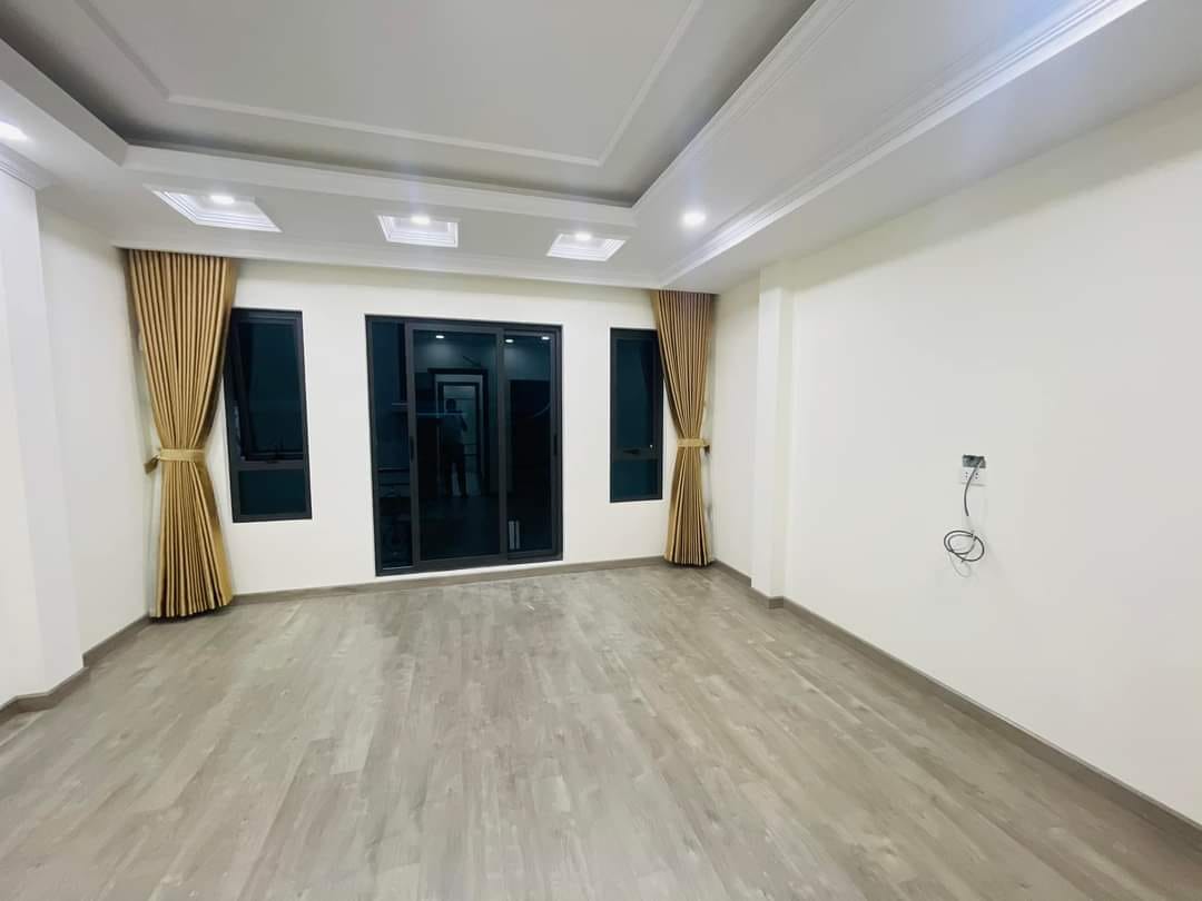 PHÂN LÔ NGUYỄN VĂN HUYÊN CẦU GIẤY 15TỶ 62M 8TẦNG THANG MÁY OTO NGÕ THÔNG KINH DOANH ĐỈNH.