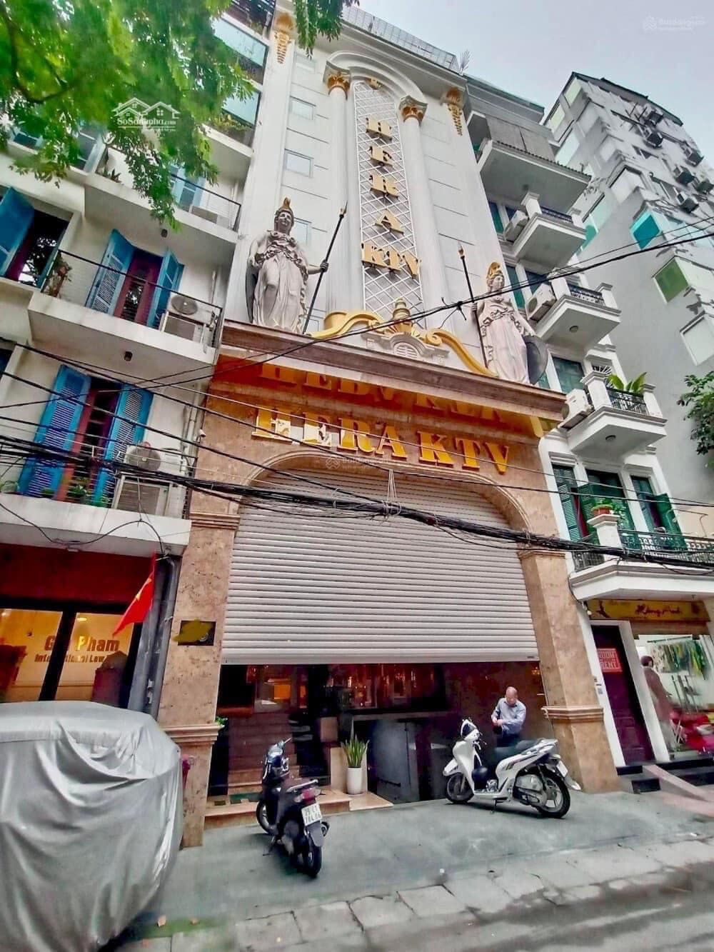 Bán Gấp Khách sạn 10 Tầng Hồ Trúc Bạch 220m2 Mặt Tiền 7,5m 115 Tỷ