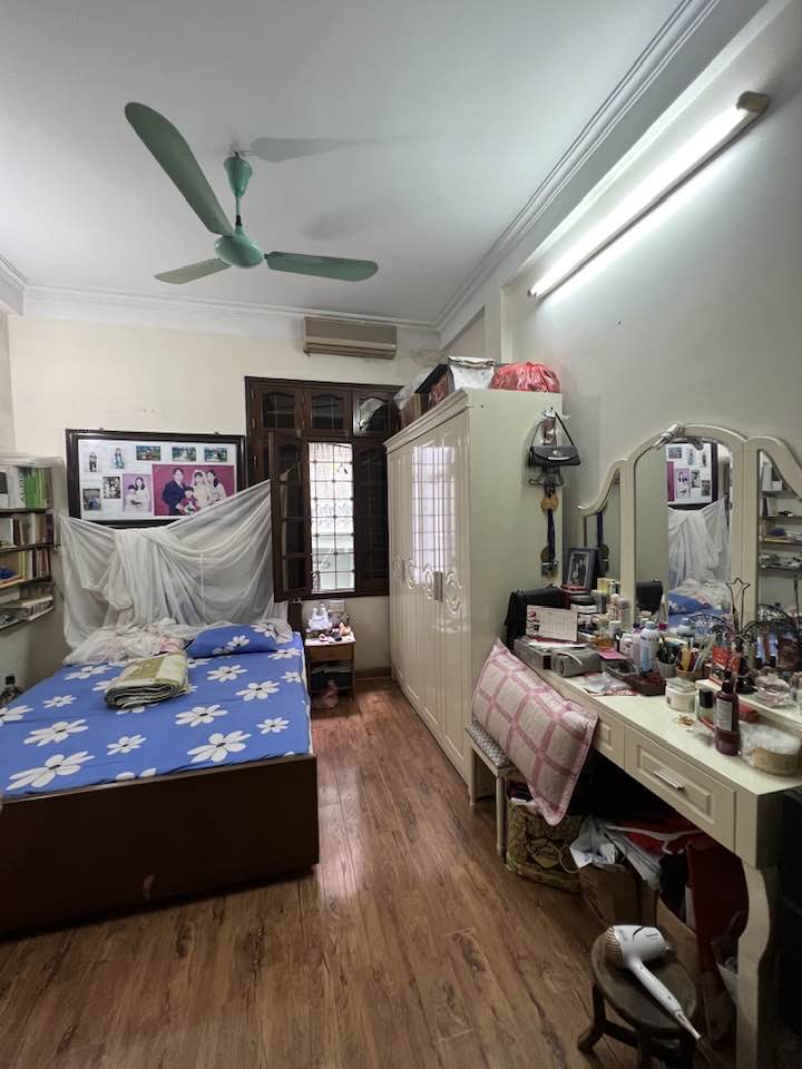 Chỉ 4 tỷ có nhà đẹp chính chủ phố Trung Liệt, trung tâm Đống Đa, 4T 31m2