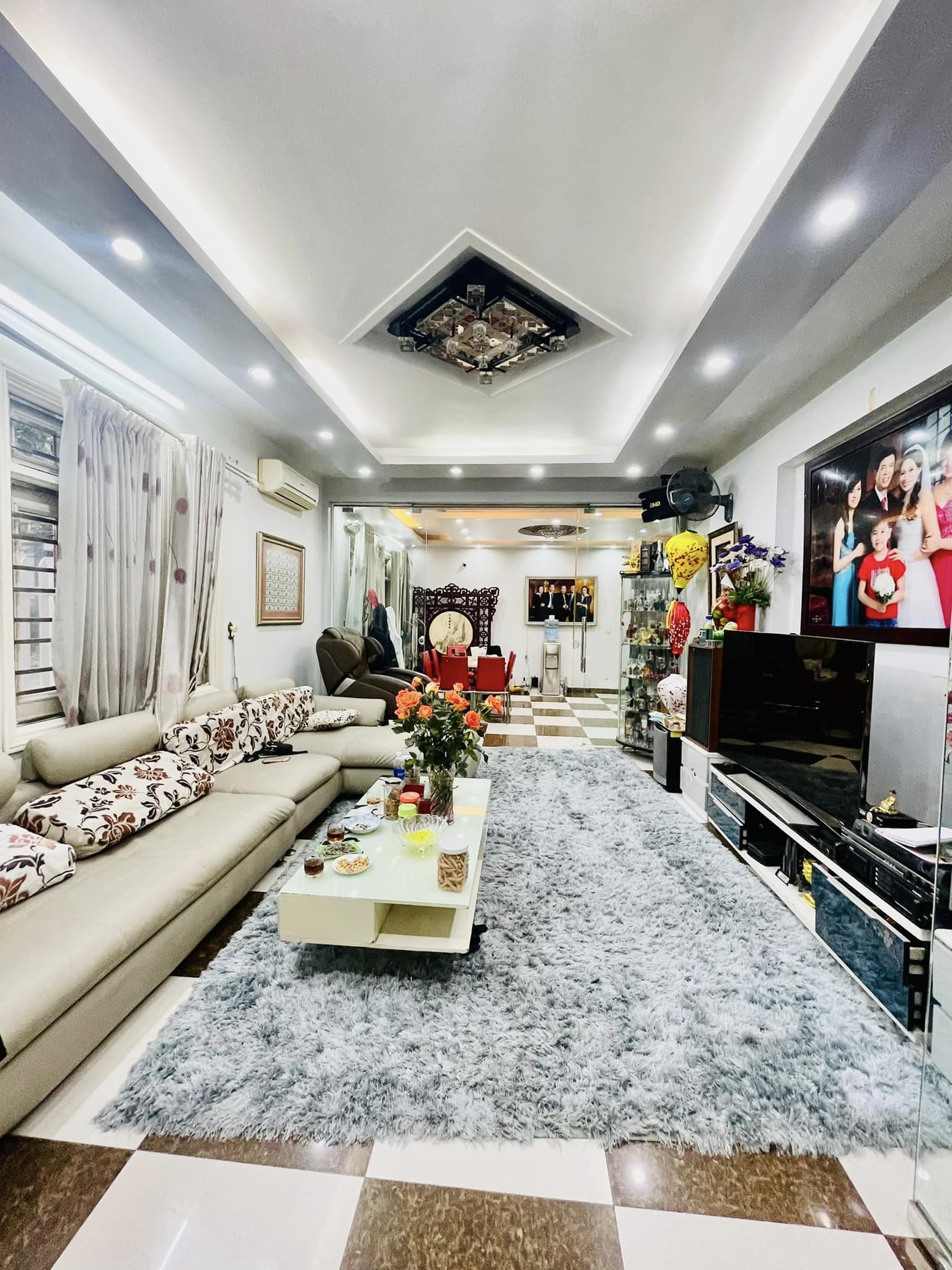 Bán nhà 85m2 phố Âu Cơ, Tây Hồ Ô tô tránh Kinh doanh 11.2 Tỷ