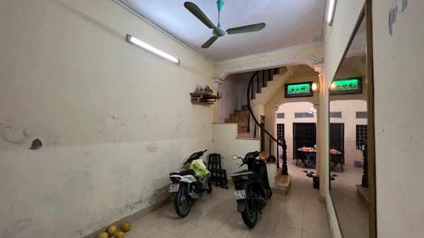 Bán nhà Ngõ 426 Đường Láng - Đống Đa, DT:48m*3 tầng, MT: 3,5m, giá chỉ 6,5 tỷ