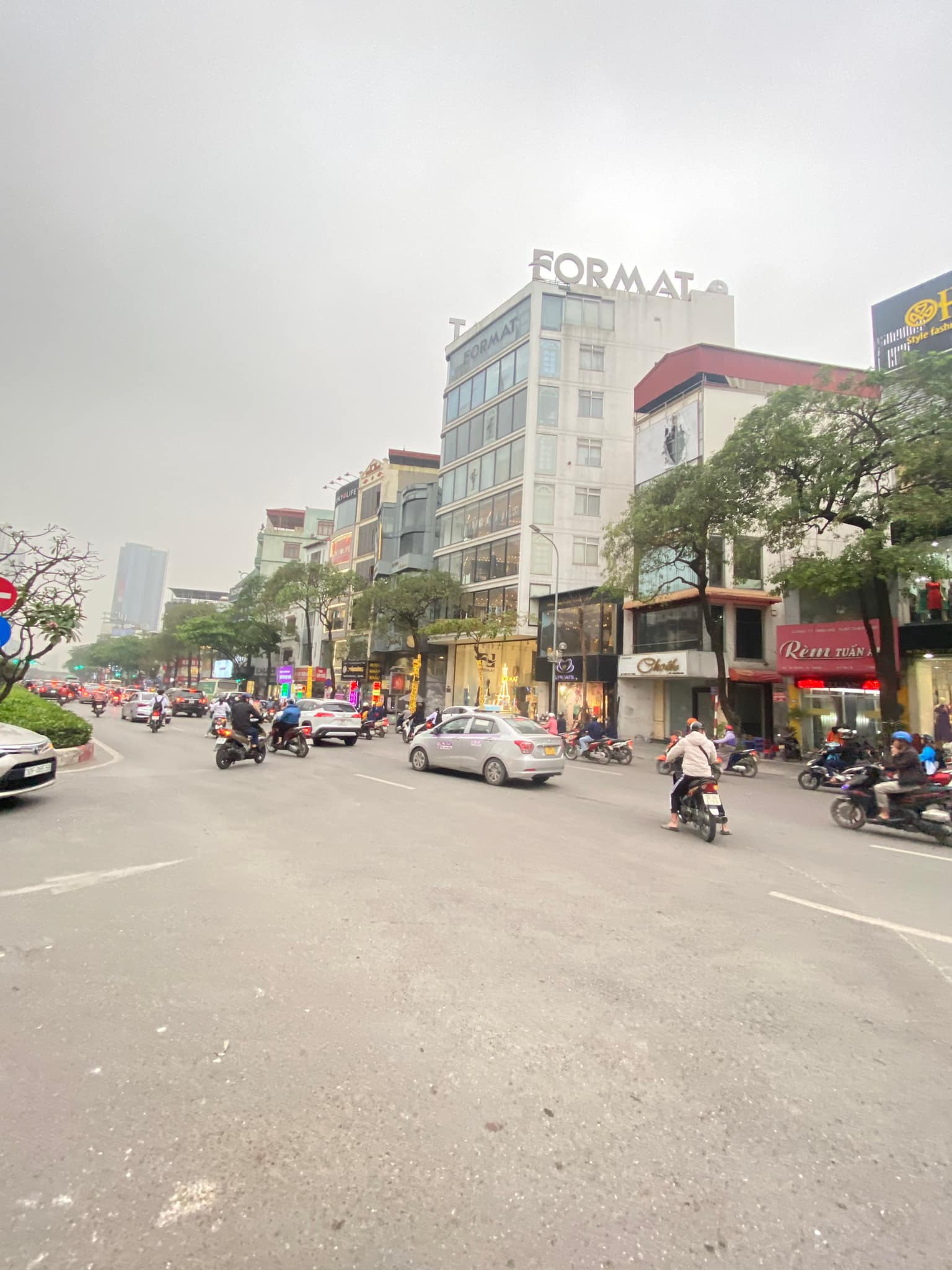 Phố Trần Hữu Tước, Đống Đa, Lô Góc 3 Mặt Thoáng, vỉa hè, Kinh Doanh Sầm Uất