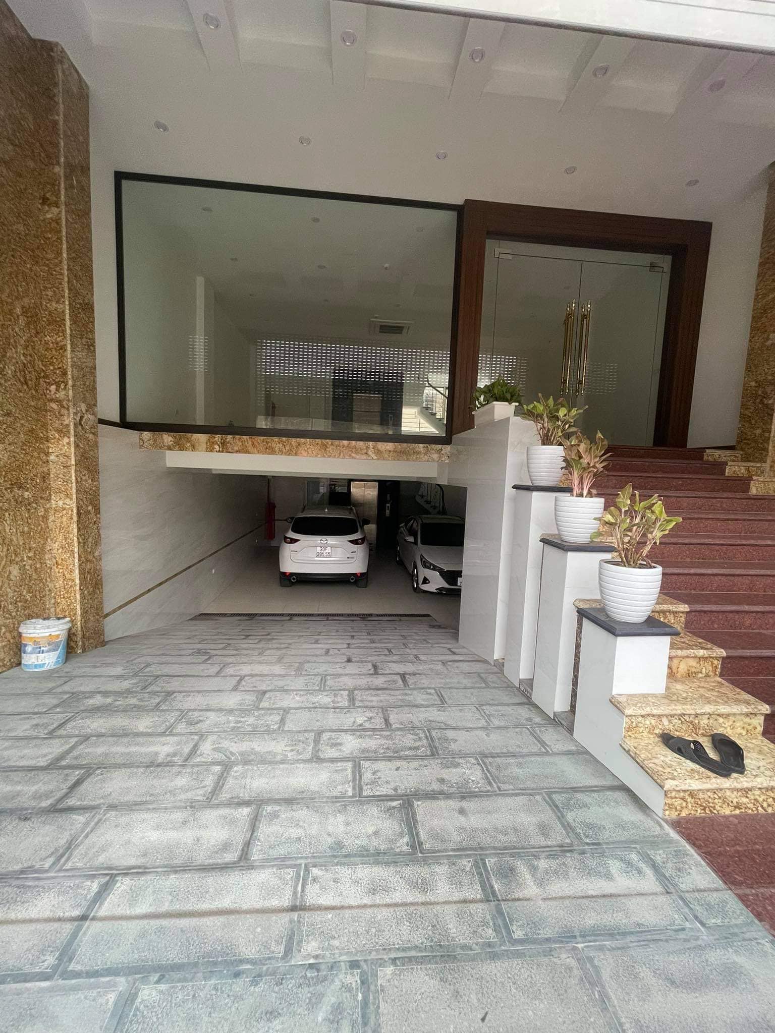 Bán Nhà Mặt Phố Khuất Duy Tiến. Vỉa Hè KD Sầm Uất. DT 82m2. Giá 32 Tỷ