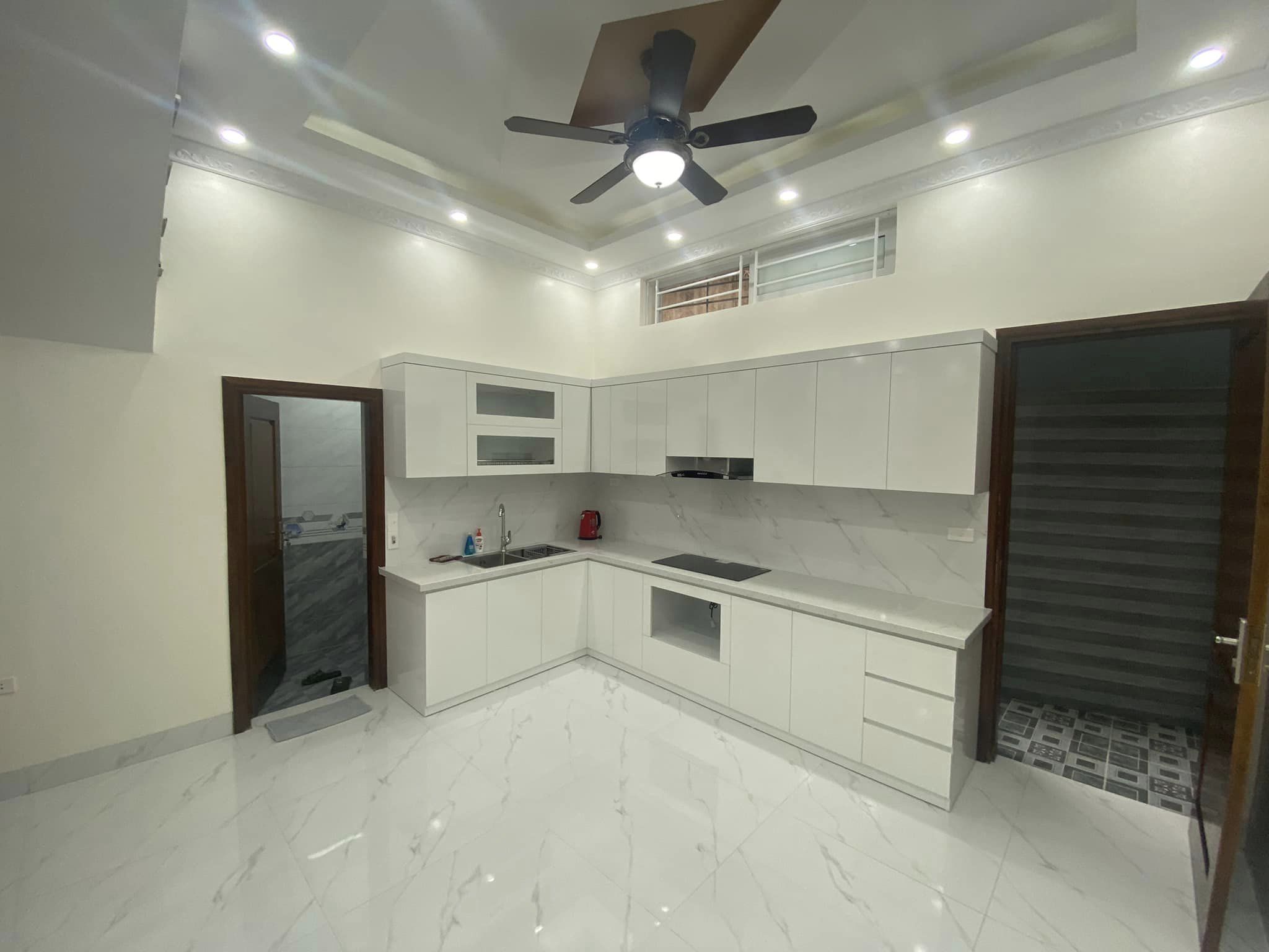 Nhà Đẹp Phân Lô, oto, ngõ thông, Phố Cảm Hội rộng 60m2, 4tầng, MT4m, giá 8.9tỷ.