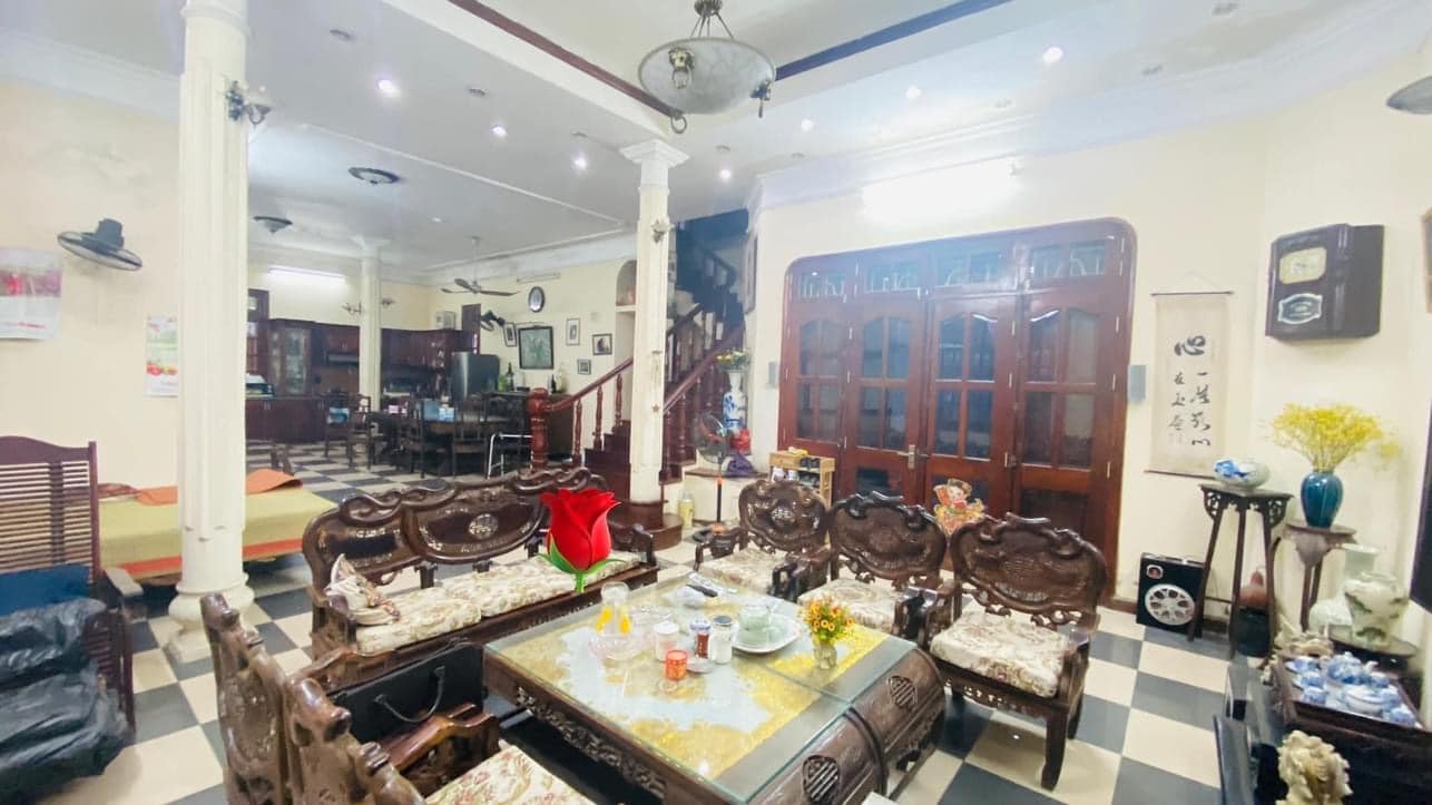 Bán nhà 122m2 phố Nghi Tàm, Tây Hồ Gara 3 Ô tô Đẳng cấp Đại gia 16.8 Tỷ