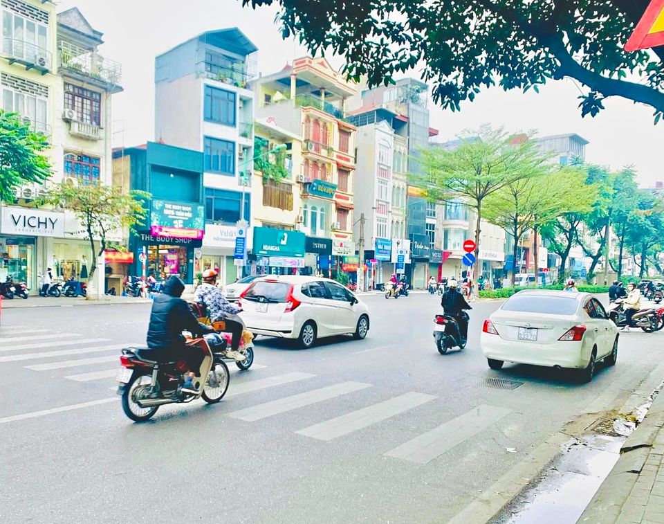 BÁN NHÀ MẶT PHỐ KIM MÃ 65M2 X 2 TẦNG GIÁ ĐẦU TƯ CHỈ 8,5 TỶ