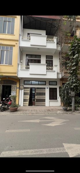 Chính chủ cần cho thuê nhà tại 30 ngõ 61 Hoàng Cầu, Đống Đa HN