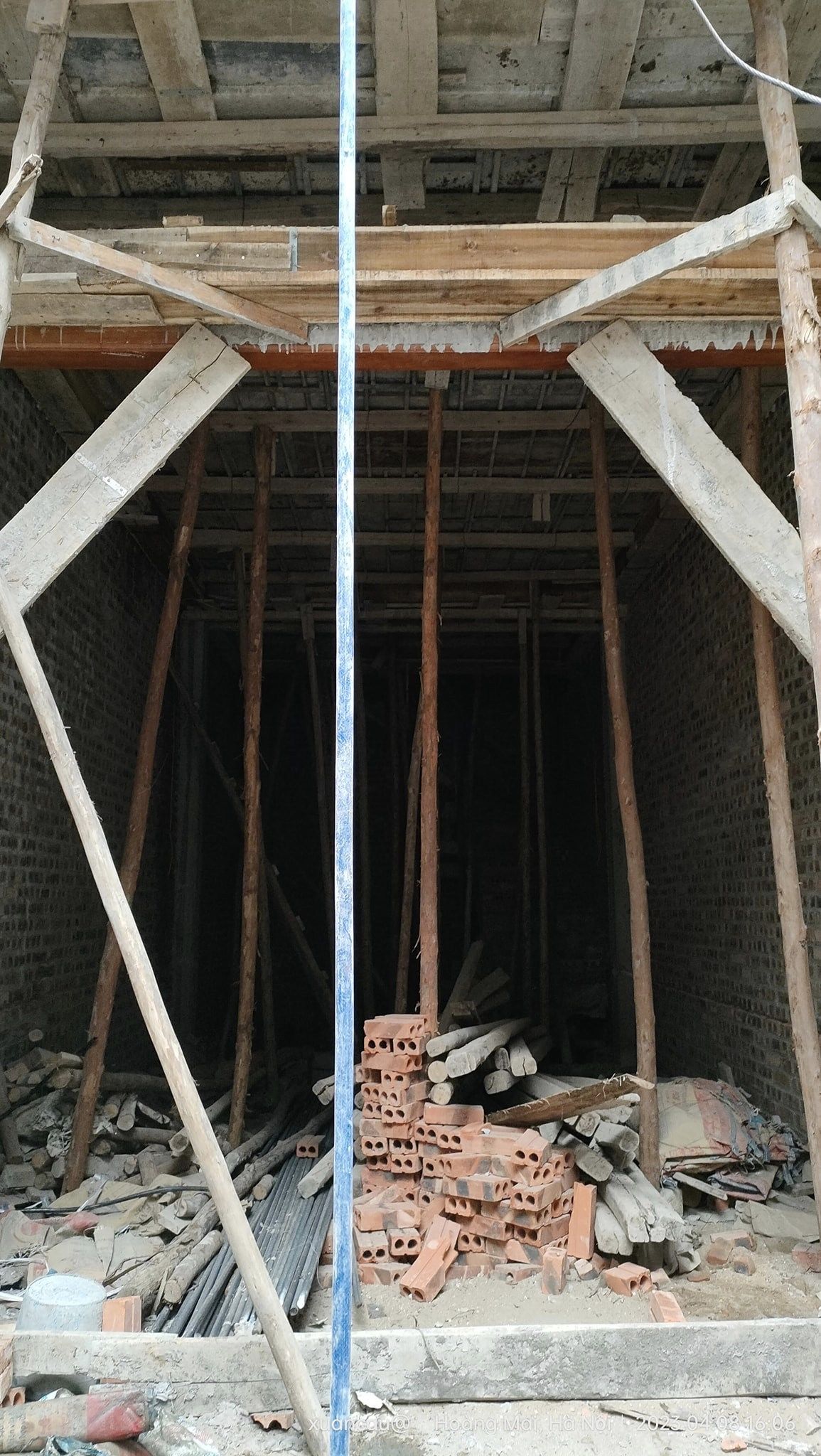 Cần Bán nhà mới kính koong Trương Định Hoàng Mai Gần ô tô Giá 3.85 tỷ +DT: 45m2 x 5 tầng