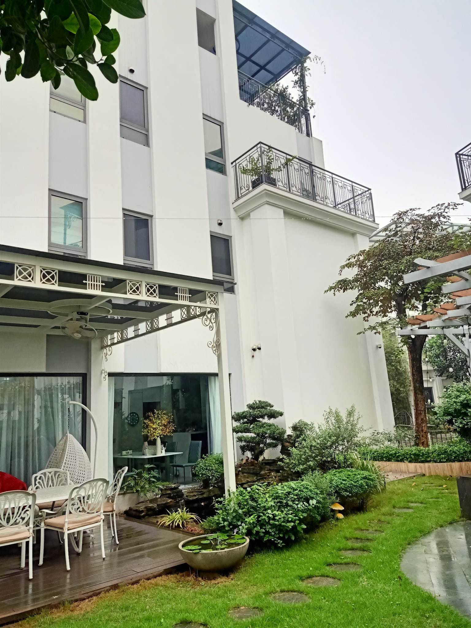 BÁN CĂN BIỆT THỰ ĐƠN LẬP DUY NHẤT THUỘC KĐT CIPUTRA VỚI DT 638m2 - LÔ GÓC MT QUYỀN LỰC 40m - TRUNG TÂM VÒNG XUYẾN