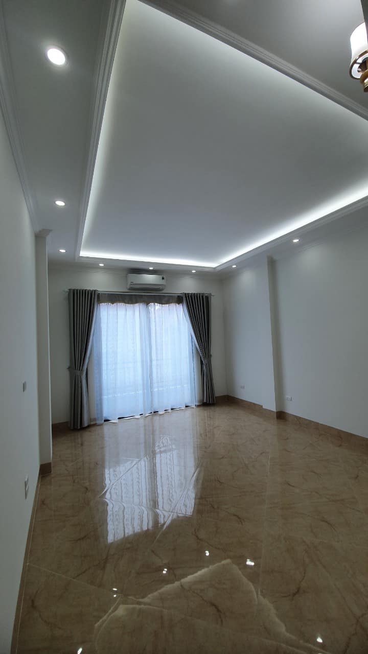 BÁN NHÀ TRẦN QUỐC HOÀN 15.2 TỶ !! 50M2 x 6 Tầng – OTO TRÁNH – GARA – GẦN PHỐ -KINH DOANH – DÒNG TIỀN