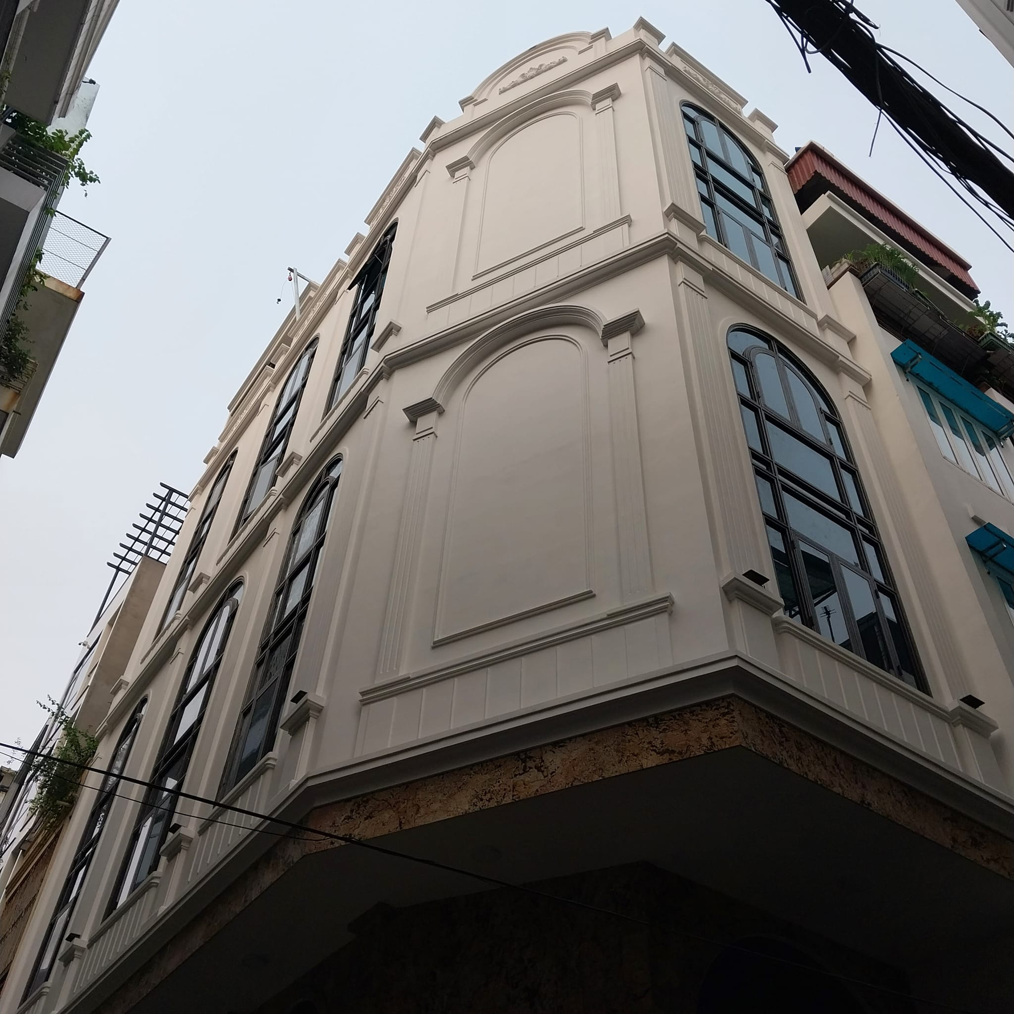 BÁN NHÀ PHỐ HUỲNH THÚC KHÁNG - ĐỐNG ĐA. LO GÓC 2 MẶT TIỀN. DT 75M2. GIÁ 30,5 TỶ