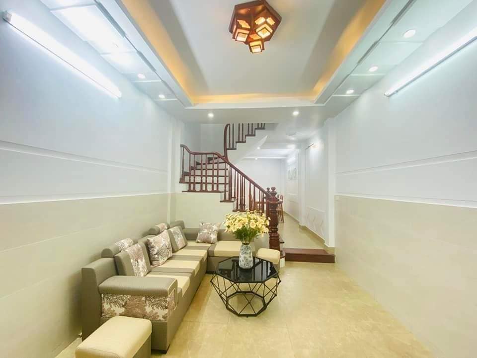 Đẳng cấp Nguyễn Khang 42m2 X 6T, ngõ nông thông thoáng gần ô tô 4,65 tỷ.