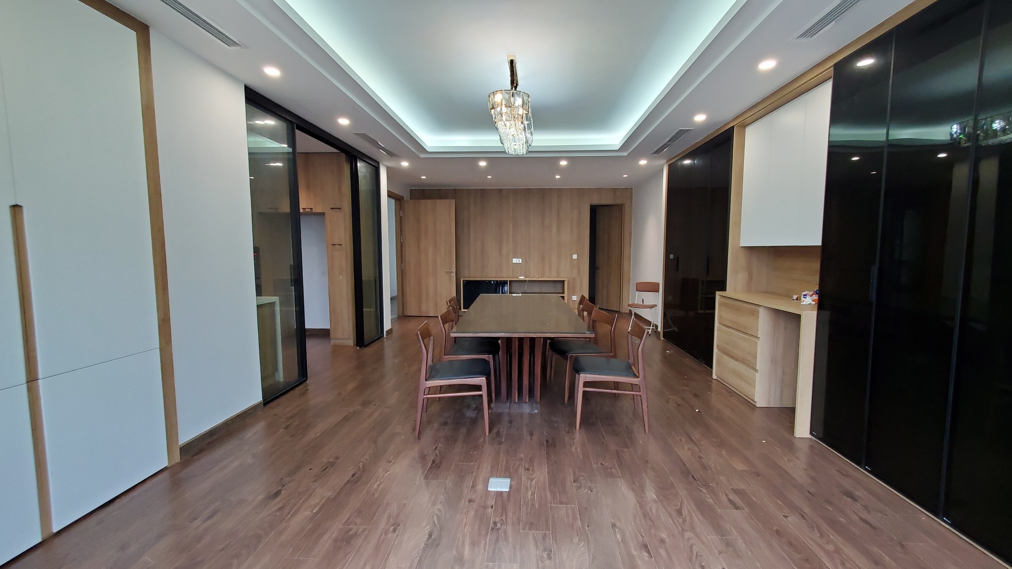 SỞ HỮU SIÊU BIỆT THỰ PHONG CÁCH KIẾN TRÚC CHÂU ÂU, 100M2 x 5 TẦNG, MT 7M, BỂ BƠI BỐN MÙA CAO CẤP, GẦN HỒ TRÚC BẠCH, DÒNG TIỀN CHO THUÊ 2000$/THÁNG