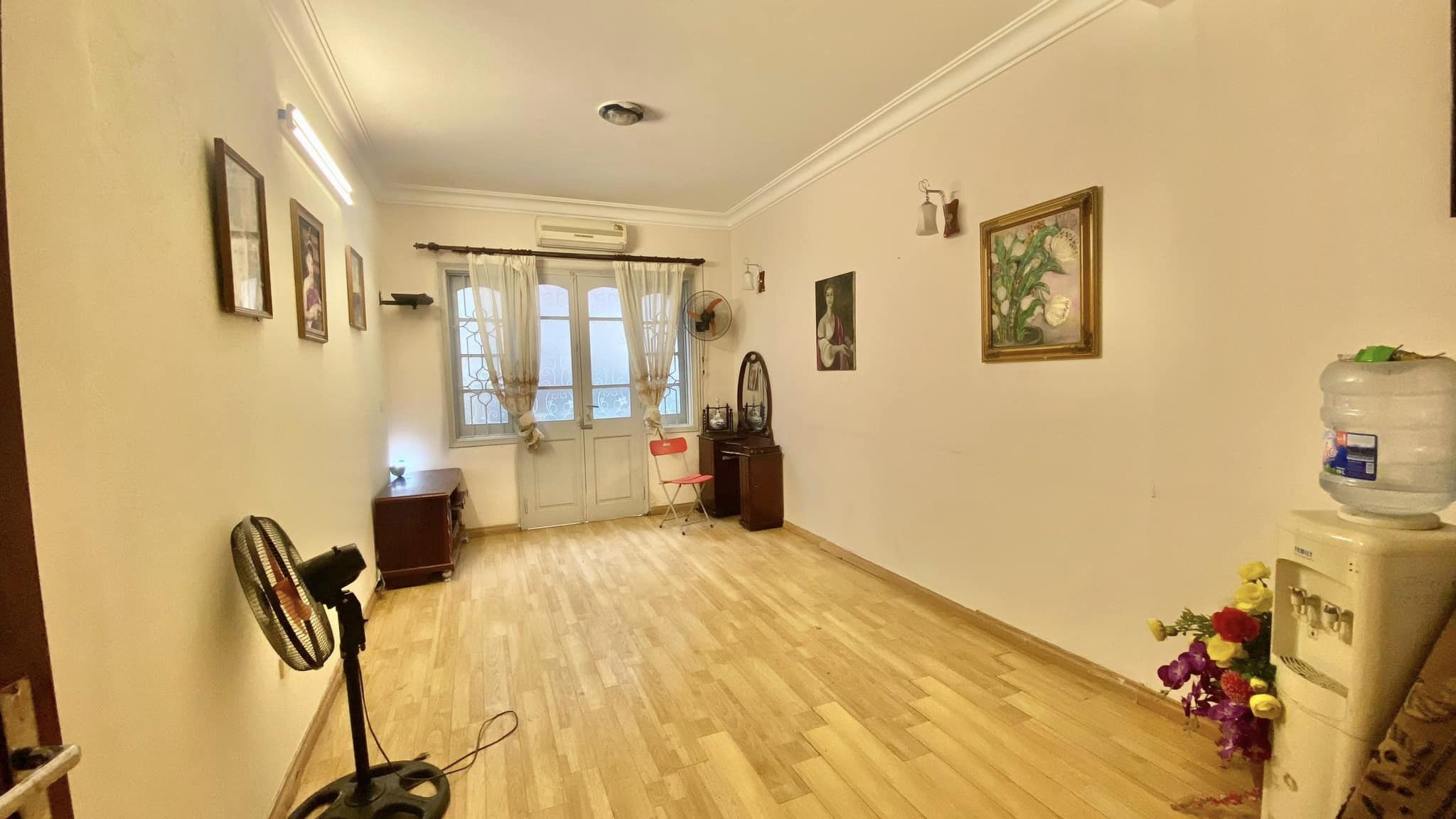 Nhà đẹp ngõ 85 Xuân Thủy, Cầu Giấy, 37m2, 5 tầng, Mt 4m, giá 3.7 tỷ