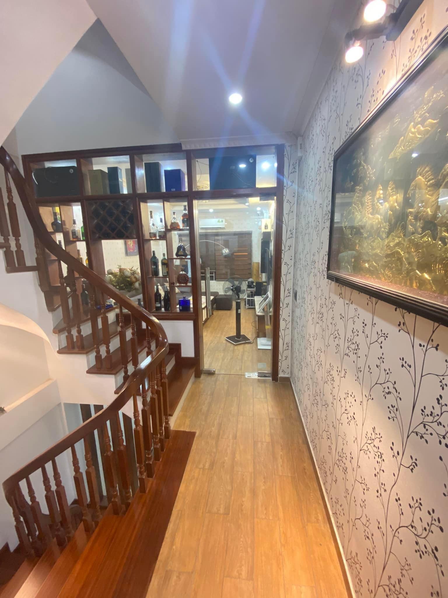 Bán nhà riêng Nghĩa Đô Cầu Giấy Phân Lô Ô tô đỗ 42m2, 6 tầng Hiện đại, Kinh doanh chỉ hơn 7 tỷ