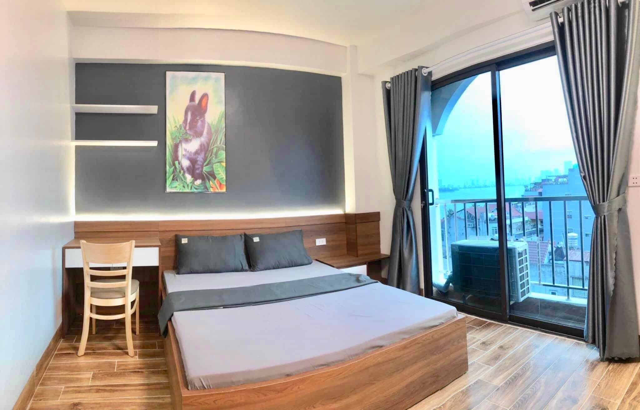 Bán gấp tòa căn hộ đẳng cấp 11T view Tây Hồ phố Lạc Long Quân 116m2 DT 3 tỷ/năm giá 39 tỷ