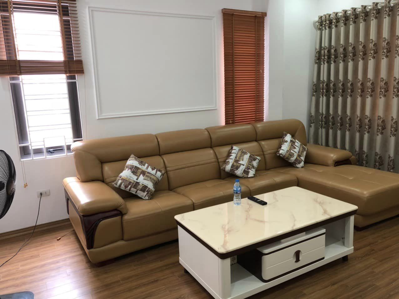 Có nhà tại Ngọc Lâm cần cho thuê gấp, gần bến xe, gần cầu. Nhà đầy đủ đồ dùng.