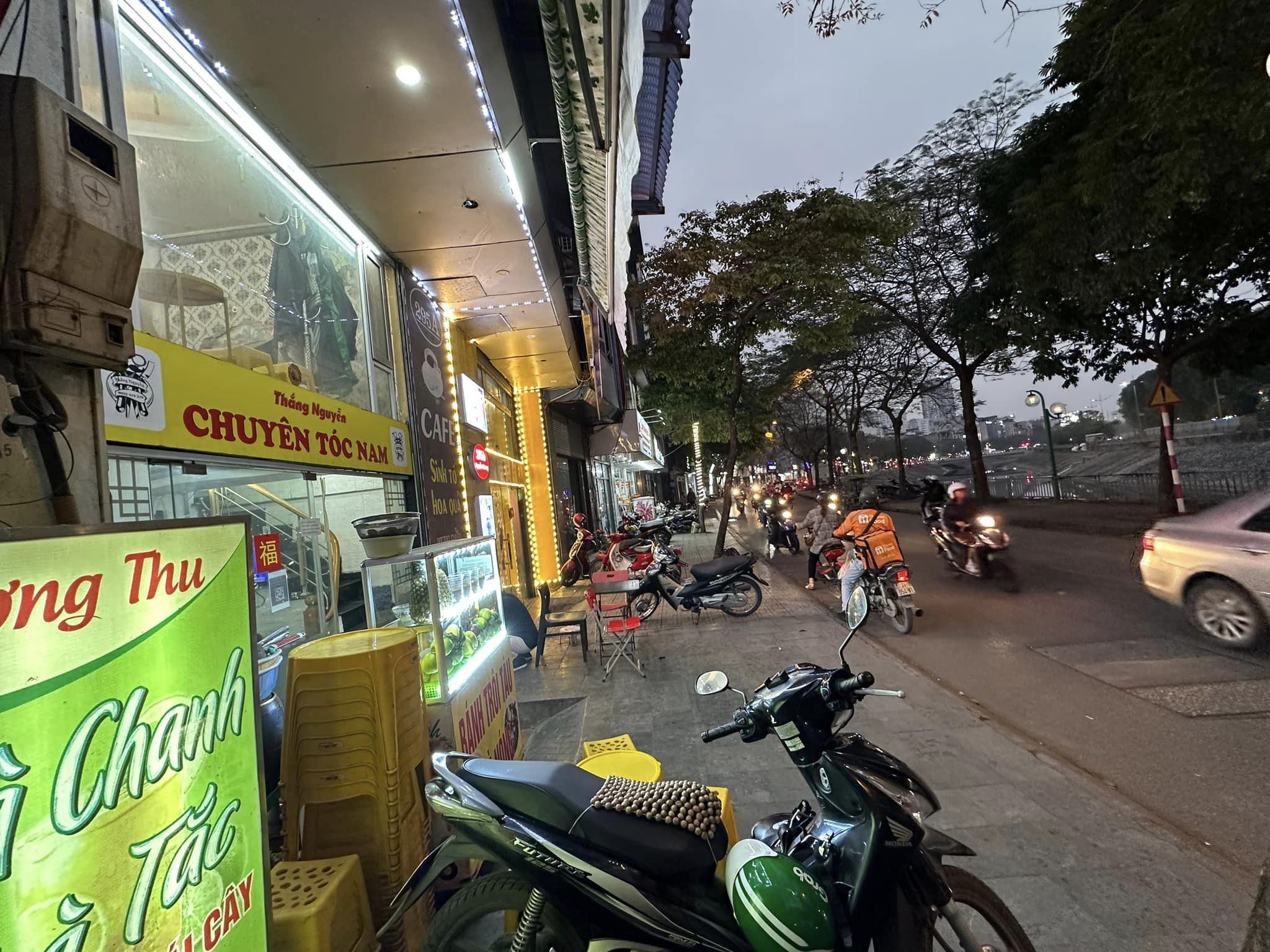 ĐẸP HIẾM! MẶT PHỐ NGUYỄN ĐÌNH HOÀN CẦU GIẤY 22TỶ 62M GARA OTO VỈA HÈ THANG MÁY KINH DOANH ĐỈNH.