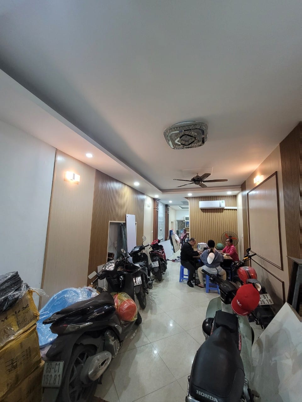 Bán nhà Trần Duy Hưng Cầu Giấy 50m2, 6 tầng LÔ GÓC NGÕ THÔNG THOÁNG chỉ 8.8 tỷ