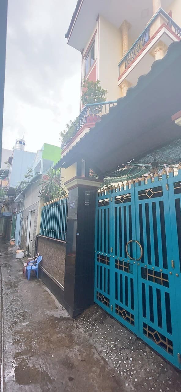 Bán Gấp Nhà,52m2 Ngay Ngã Tư 4 Xã,Sổ Riêng Vuông Vức, Chỉ Hơn 3 Tỷ.