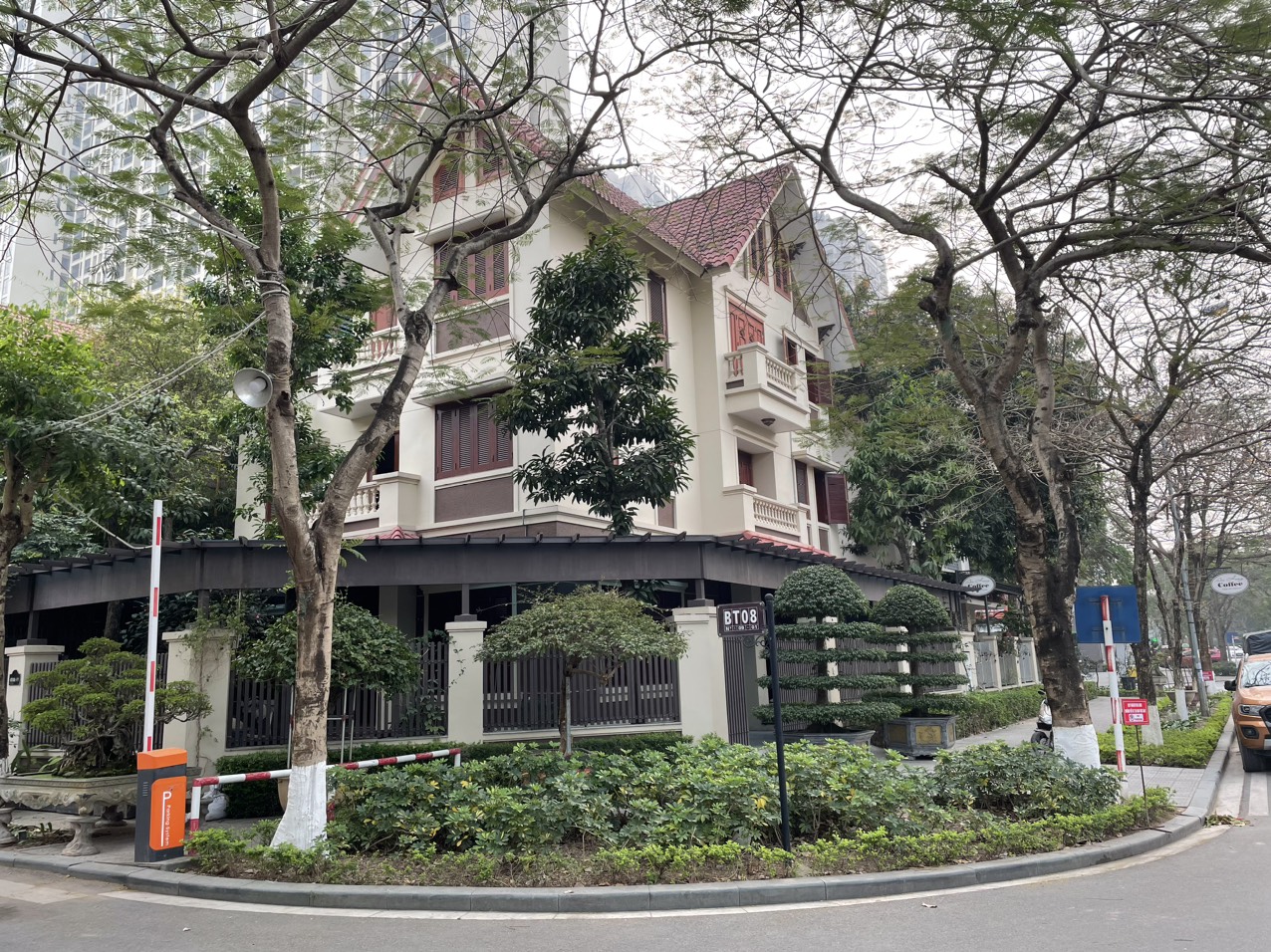 Bán Biệt Thự Đẳng Cấp Gần Mường Thanh – Linh Đàm 220m2 mt 15m giá chỉ 26 tỷ