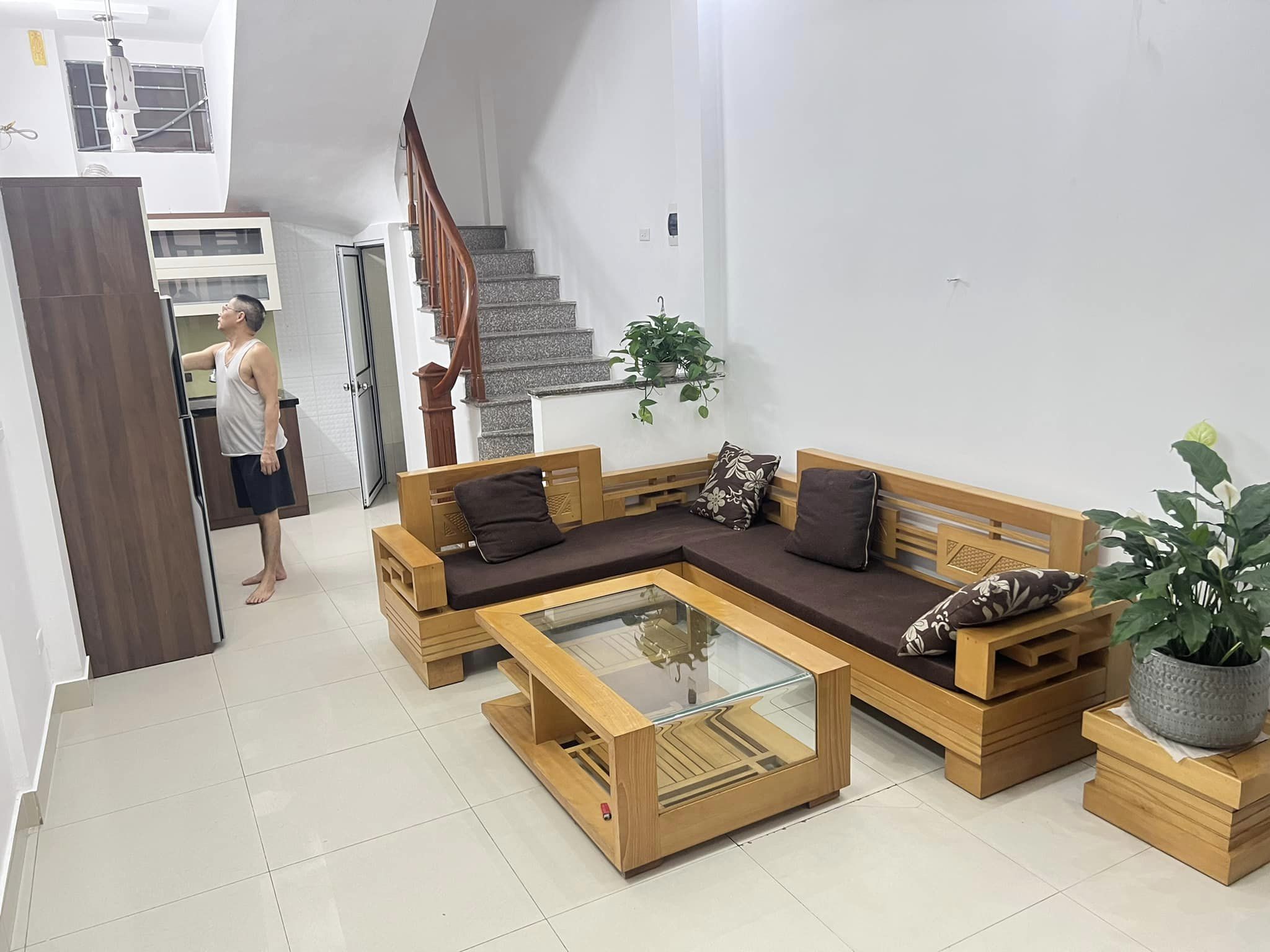 HÀNG HIẾM PHỐ TRẦN BÌNH - HÀNG XÓM ĐẠI HỌC THƯƠNG MẠI - CÁCH MẶT PHỐ NGUYỄN HOÀNG 70M