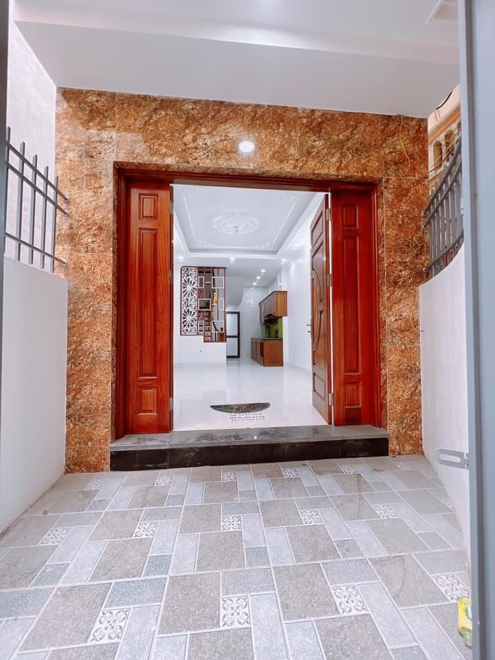 CỰC HIẾM! Nhà Mới Lô Góc 2 mặt thoáng, giao giữa Thuỵ Khuê với Võng Thị 36m2x5T, MT 3,8m, giá 5,55Tỷ.