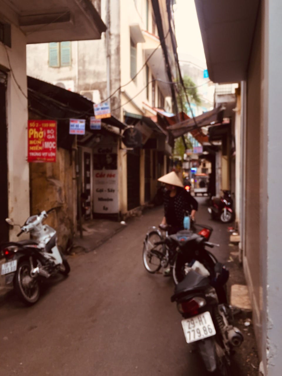 BÁN NHÀ TRUNG TÂM HOÀNG MAI 34M5T 4,5 M MẶT TIỀN GIÁ 3,7 TỶ 10M Ô TÔ BA GÁC TRÁNH XE MÁY TIỆN ÍCH KHÔNG THIẾU GÌ