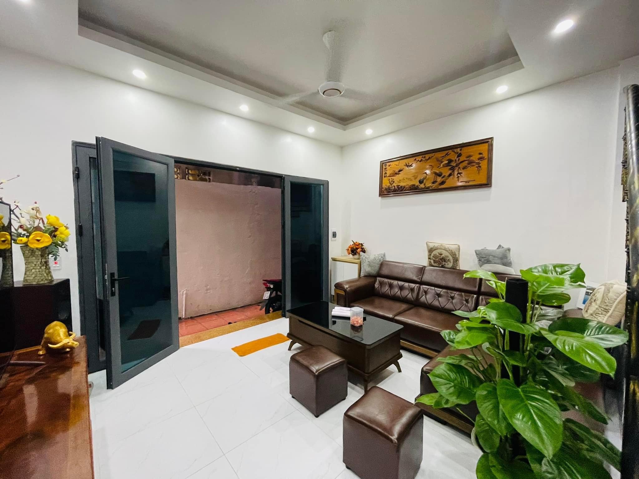 SIÊU HIẾM! Nhà Lô Góc 3 mặt thoáng, Thuỵ Khuê - Tây Hồ 39m2x4T, MT 4,6m, giá 5,5Tỷ.