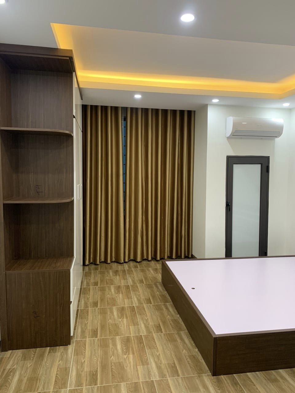 Cần bán nhà Kinh Doanh Dòng Tiền - Phú Diễn, Bắc Từ Liêm, 39m2, 5 tầng, mt 4m, chỉ 4.1 tỷ.